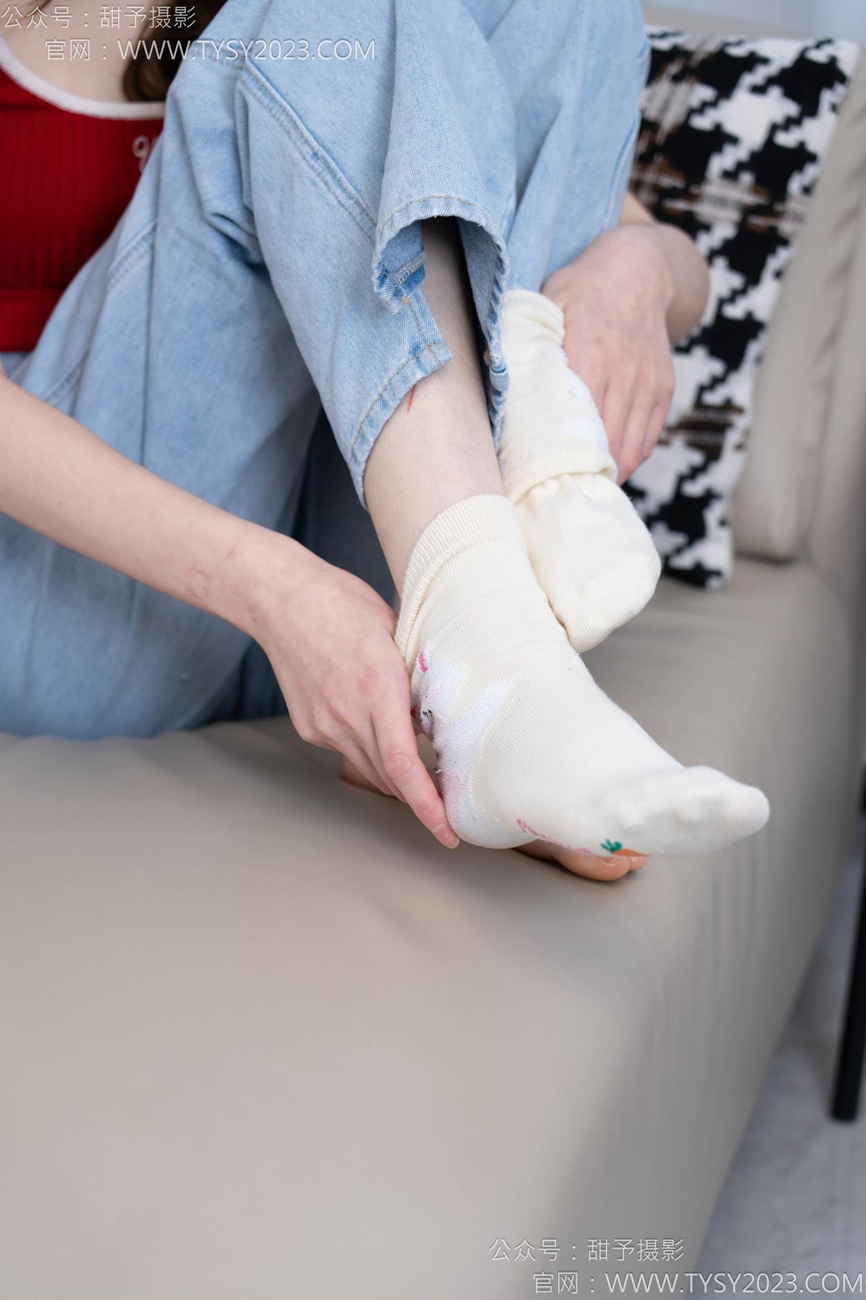 图片[74]-甜予摄影 NO.160 番茄-板鞋、印花棉袜、裸足[105P] – 速更版-美库