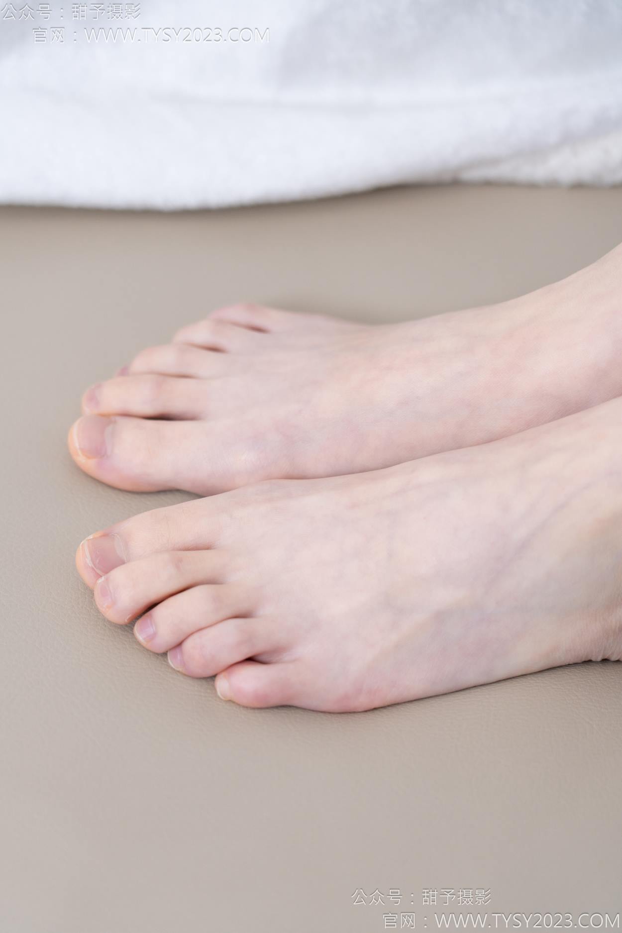 图片[101]-甜予摄影 NO.160 番茄-板鞋、印花棉袜、裸足[105P] – 速更版-美库