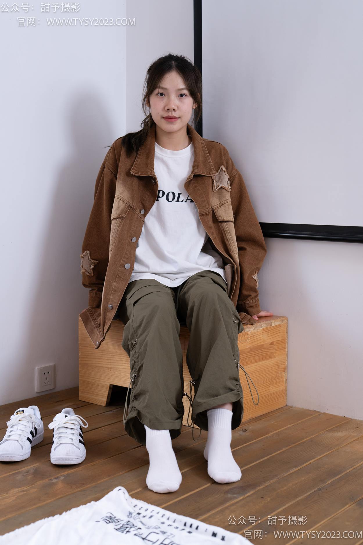 图片[13]-甜予摄影 NO.161 双双-板鞋、白棉袜、裸足[86P] – 速更版-美库