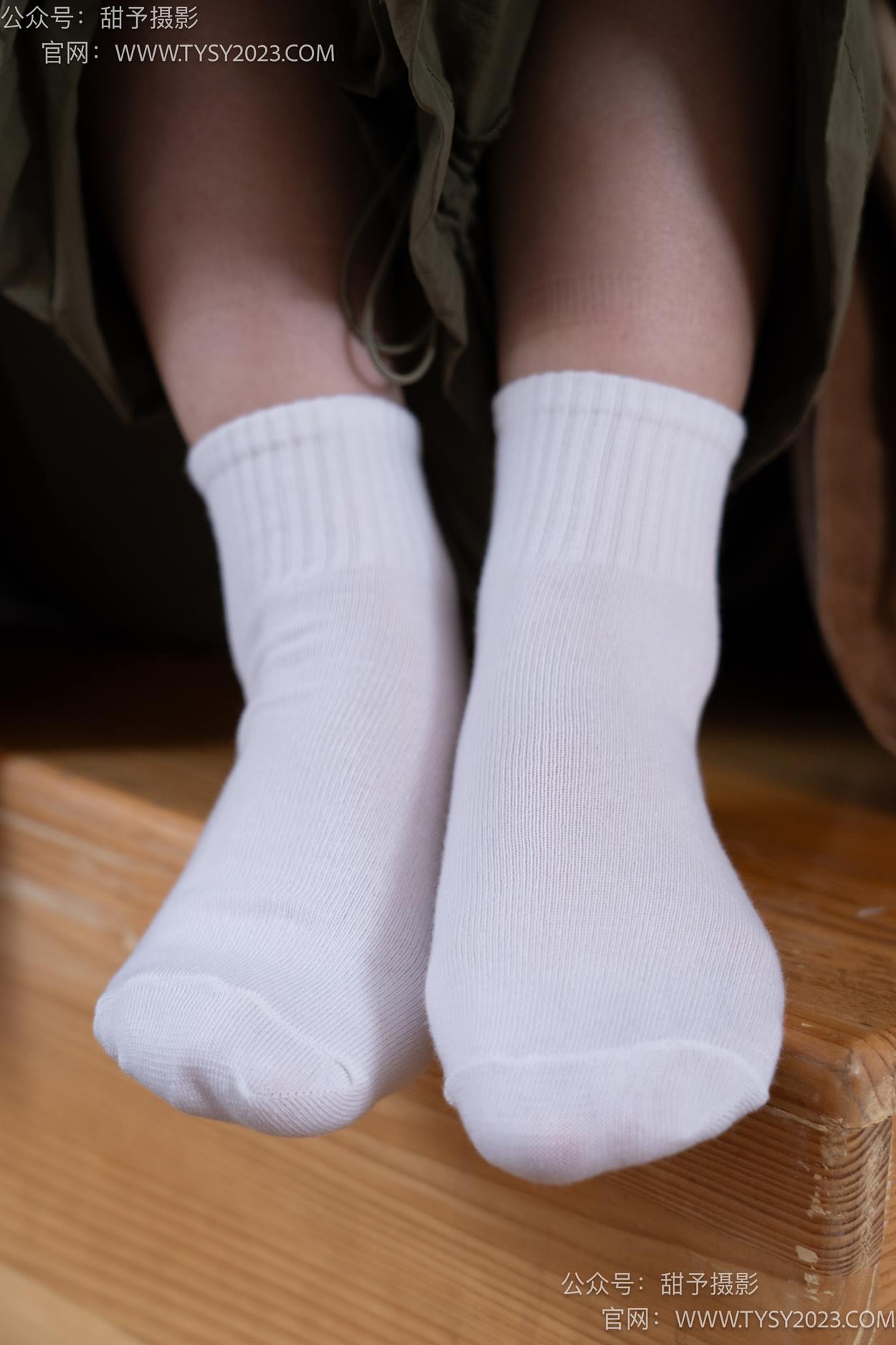 图片[20]-甜予摄影 NO.161 双双-板鞋、白棉袜、裸足[86P] – 速更版-美库
