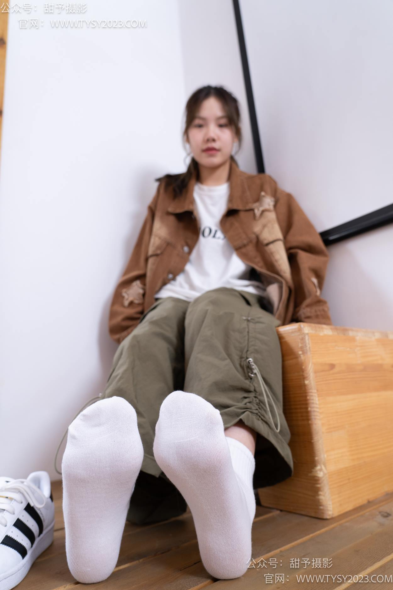 图片[22]-甜予摄影 NO.161 双双-板鞋、白棉袜、裸足[86P] – 速更版-美库