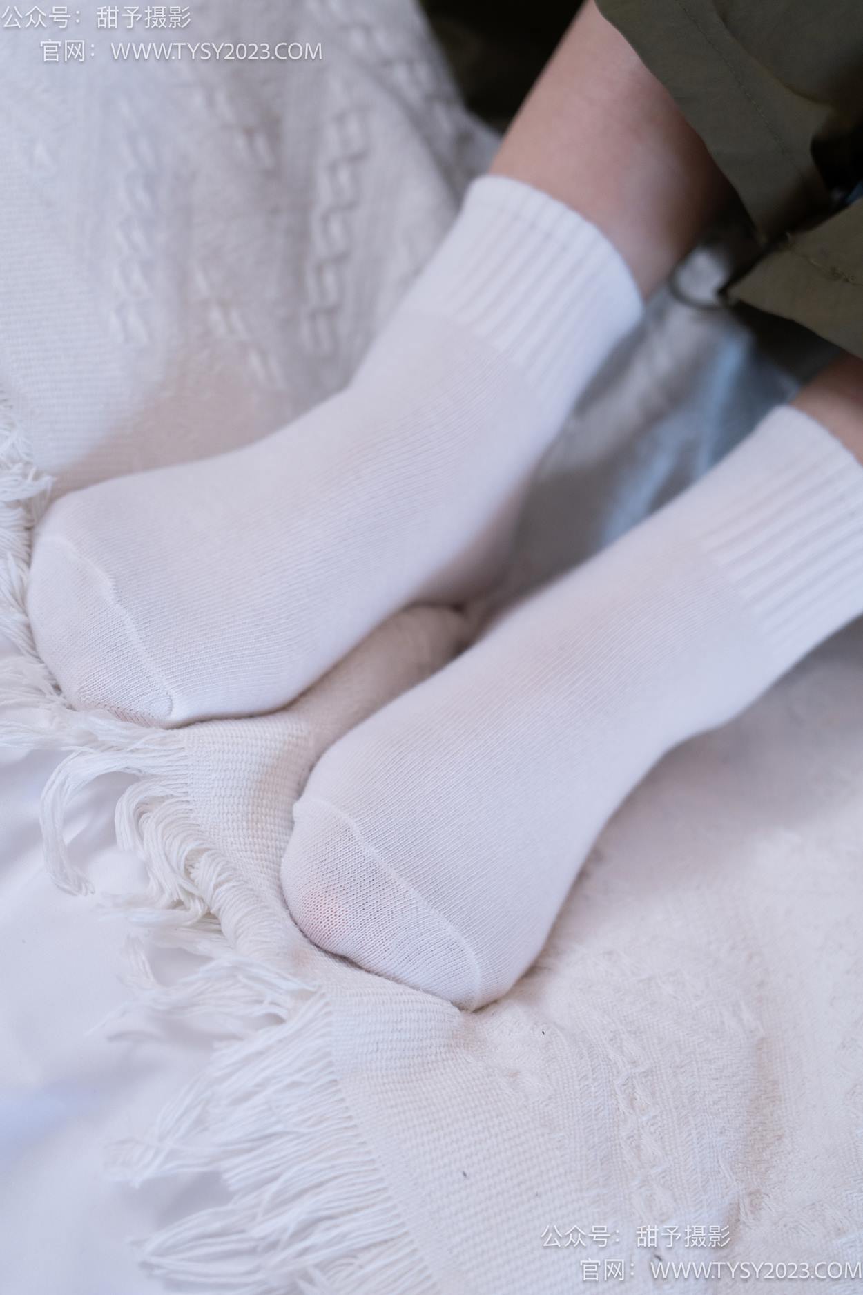 图片[41]-甜予摄影 NO.161 双双-板鞋、白棉袜、裸足[86P] – 速更版-美库