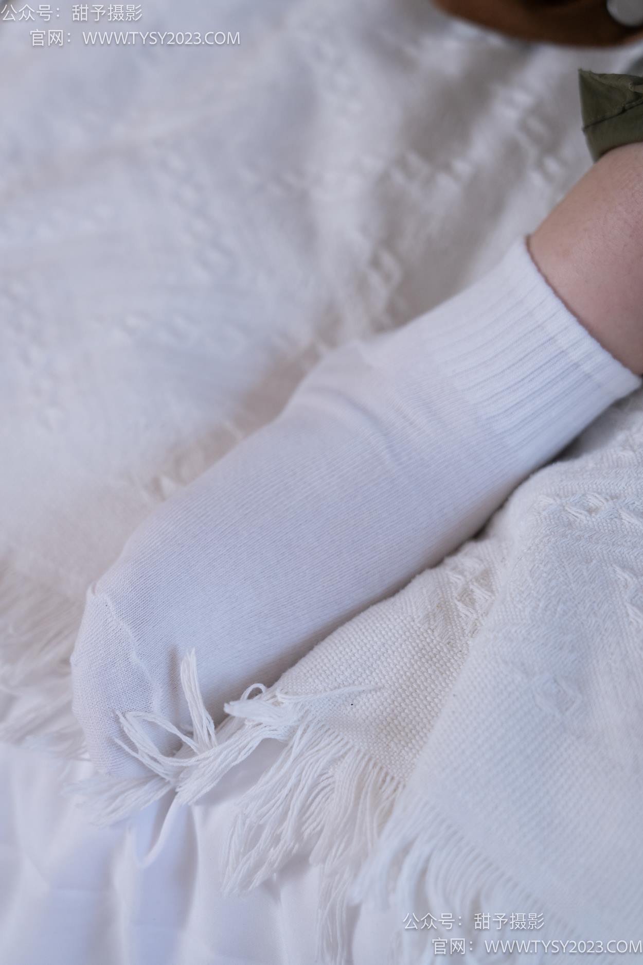 图片[46]-甜予摄影 NO.161 双双-板鞋、白棉袜、裸足[86P] – 速更版-美库