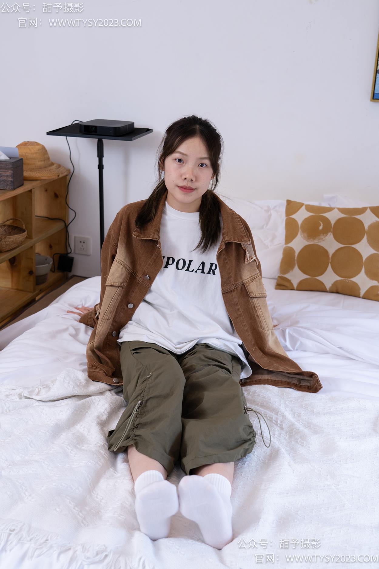 图片[52]-甜予摄影 NO.161 双双-板鞋、白棉袜、裸足[86P] – 速更版-美库