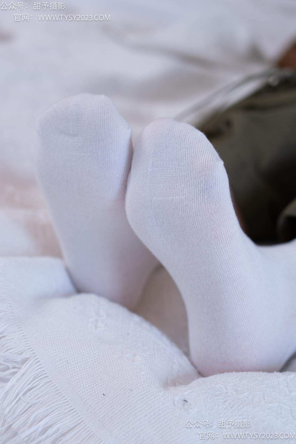 图片[54]-甜予摄影 NO.161 双双-板鞋、白棉袜、裸足[86P] – 速更版-美库
