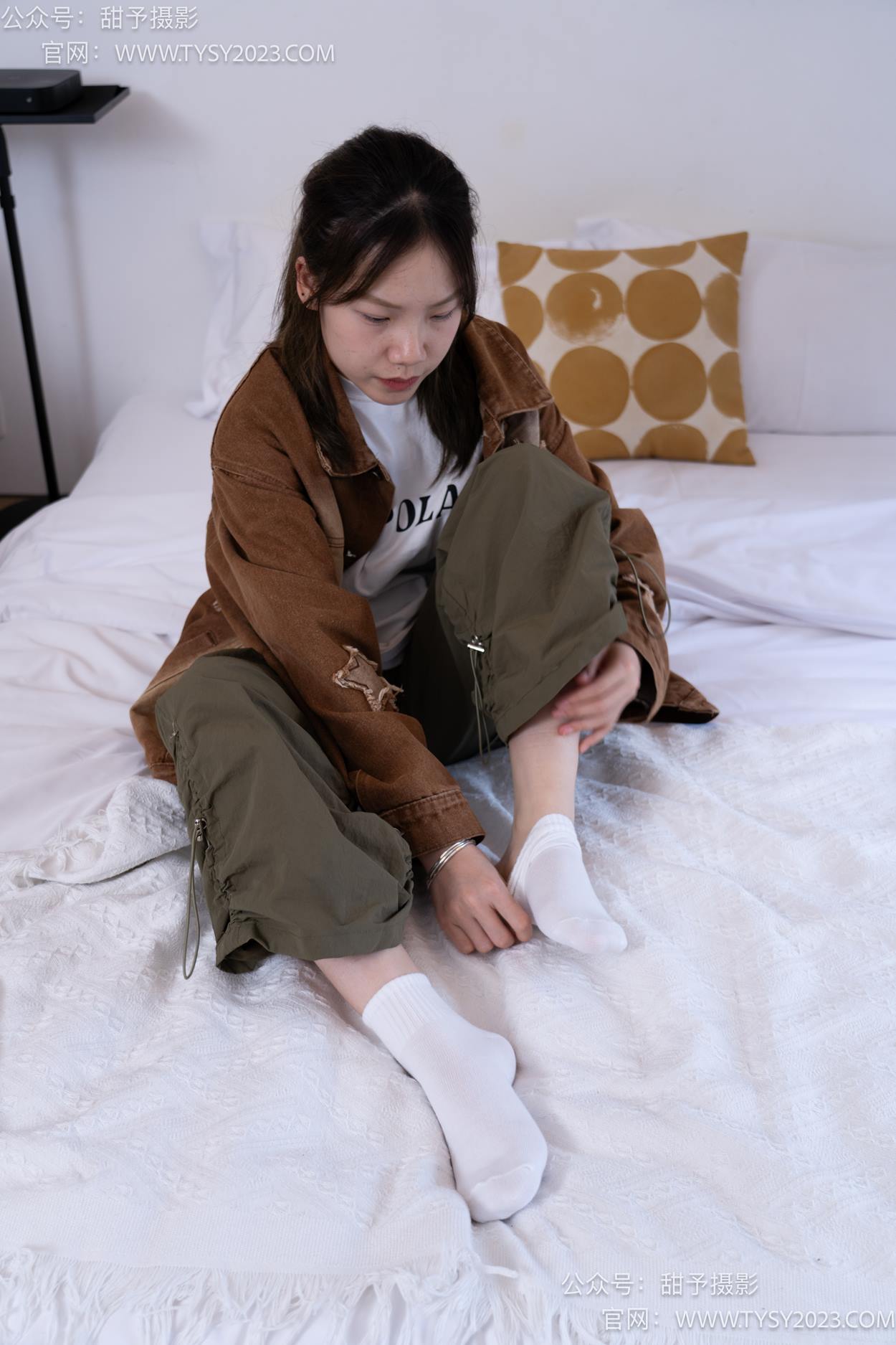 图片[59]-甜予摄影 NO.161 双双-板鞋、白棉袜、裸足[86P] – 速更版-美库