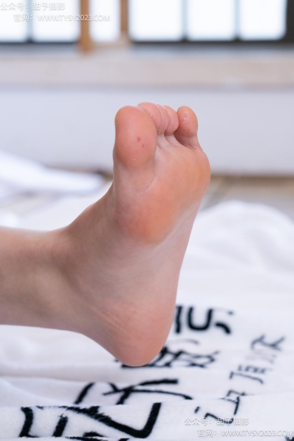 图片[87]-甜予摄影 NO.161 双双-板鞋、白棉袜、裸足[86P] – 速更版-美库