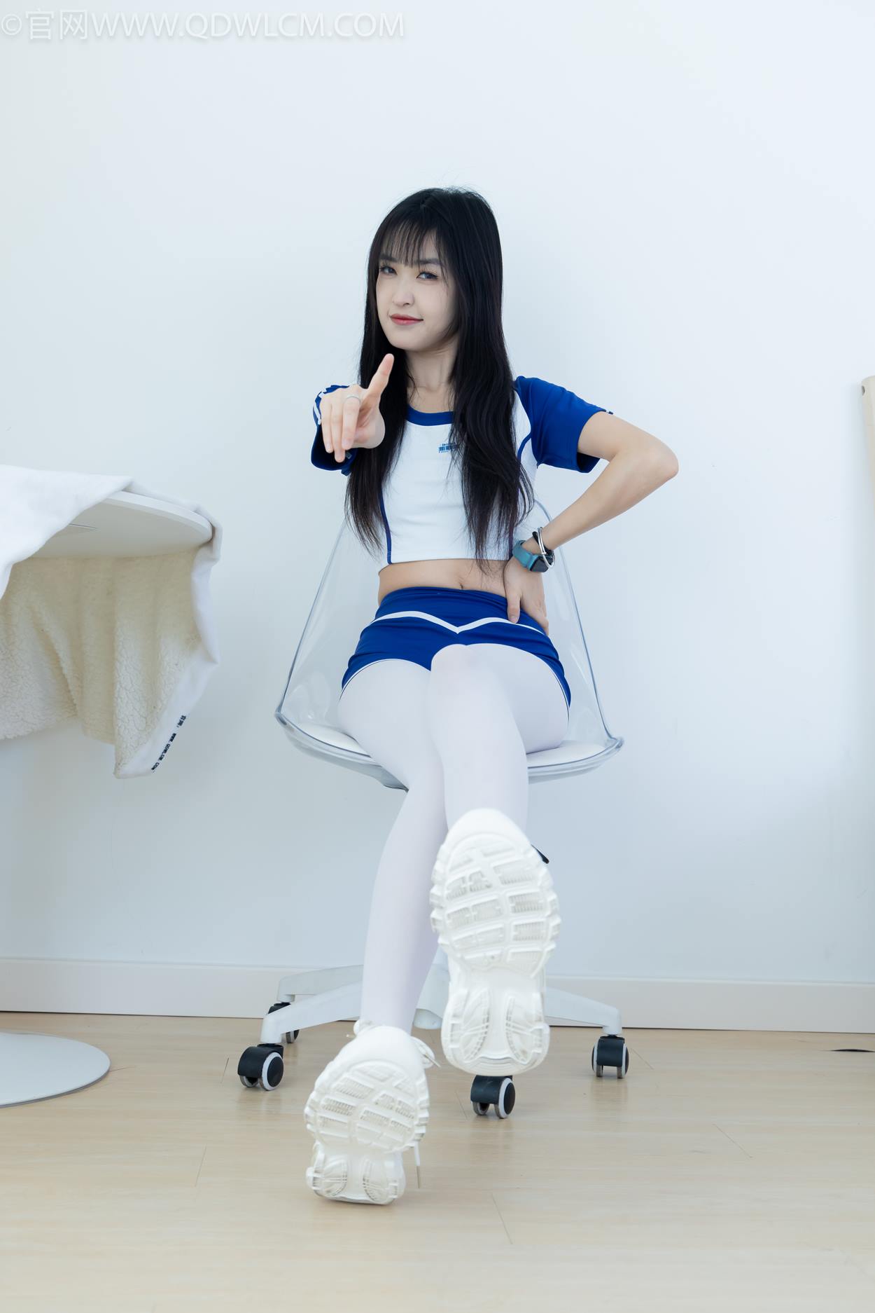 图片[31]-物恋传媒 NO.2334 嘉木-运动鞋、厚白丝、裸足、裸足[190P] – 速更版-美库