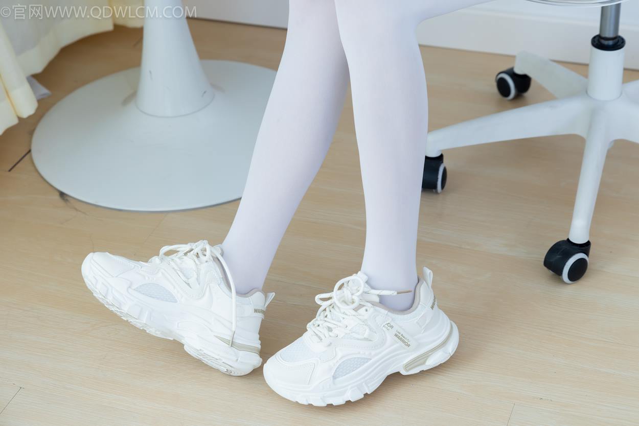 图片[34]-物恋传媒 NO.2334 嘉木-运动鞋、厚白丝、裸足、裸足[190P] – 速更版-美库