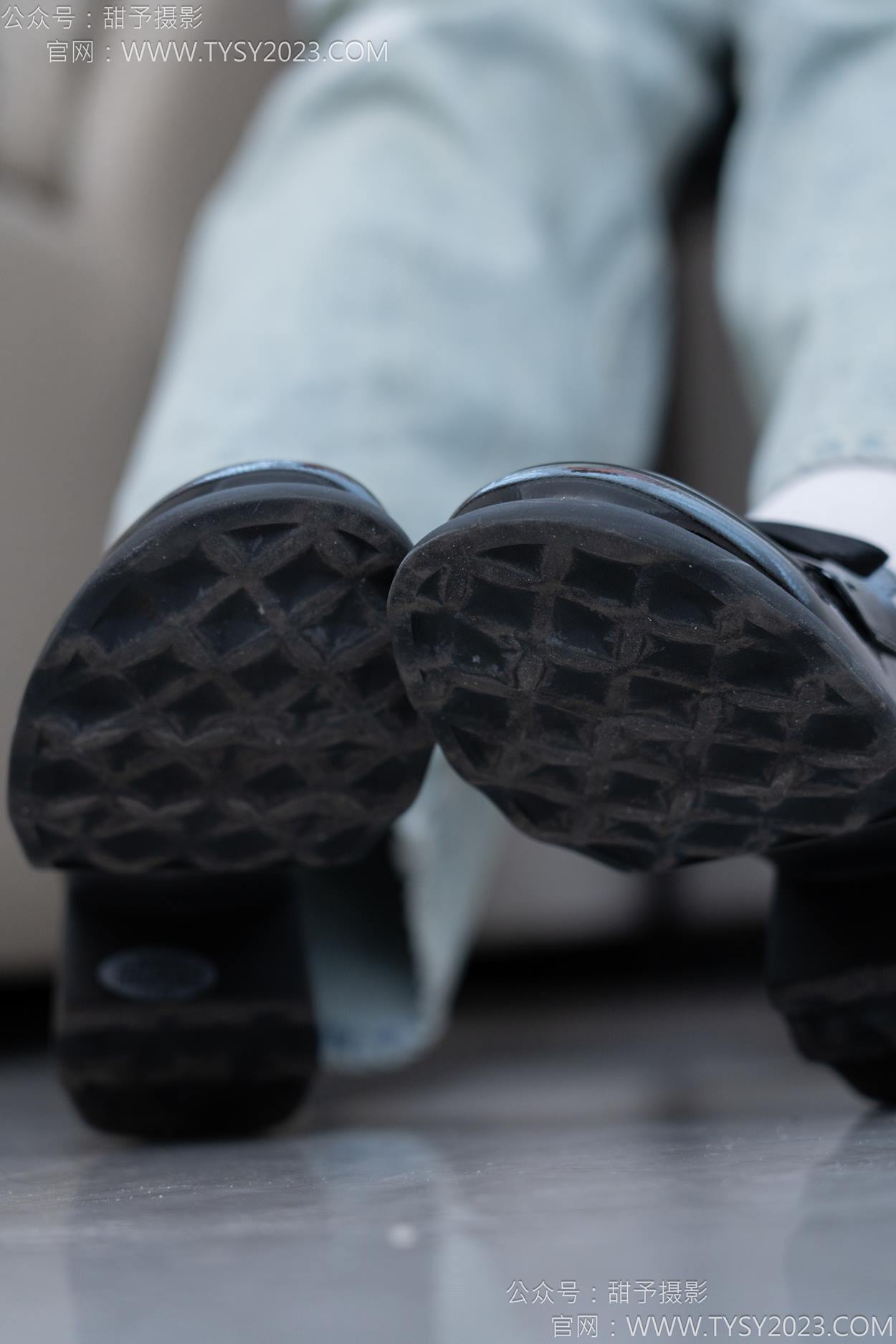 图片[10]-甜予摄影 NO.162 知知-皮鞋、白棉袜、裸足[84P] – 速更版-美库