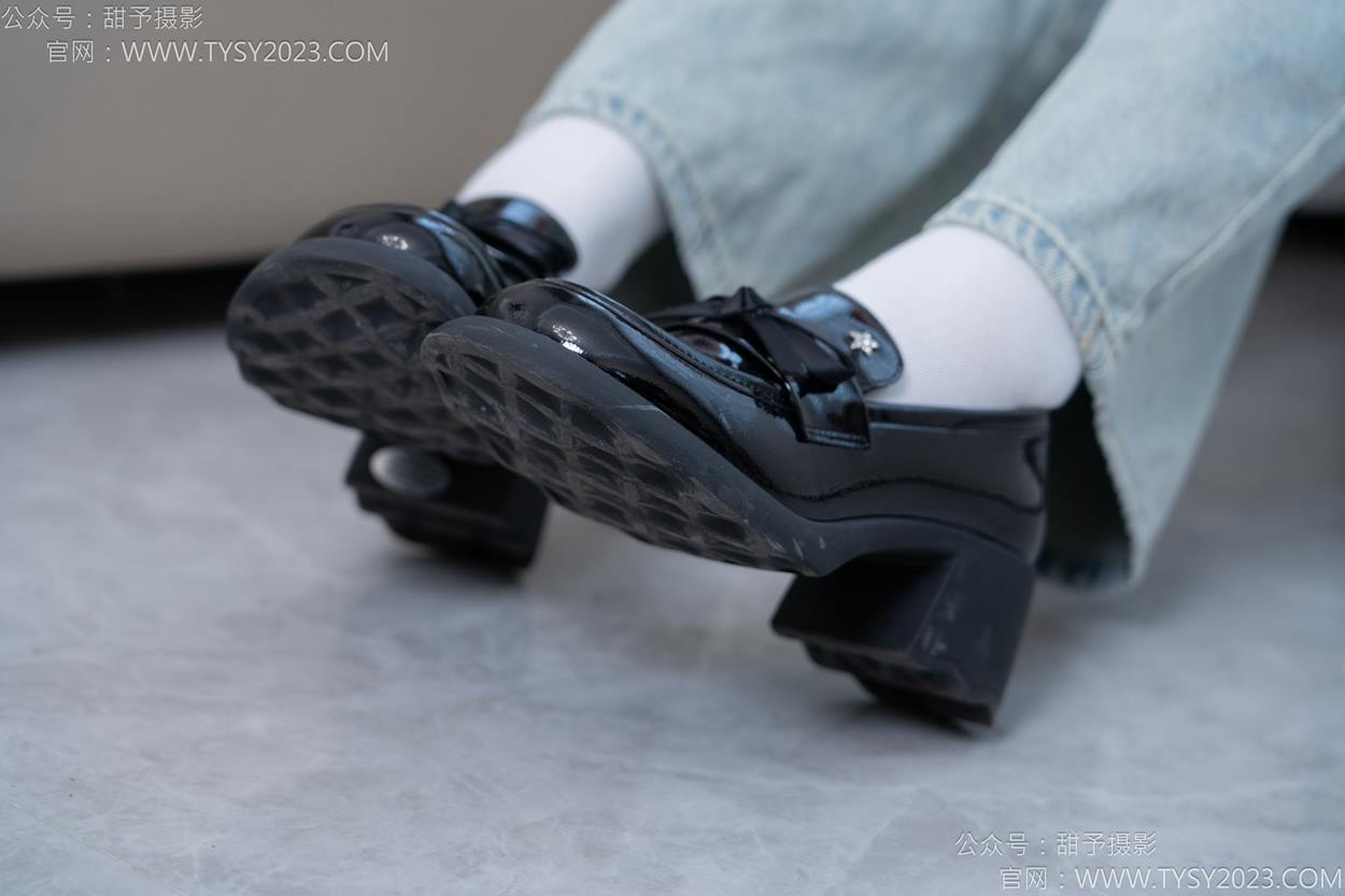 图片[11]-甜予摄影 NO.162 知知-皮鞋、白棉袜、裸足[84P] – 速更版-美库