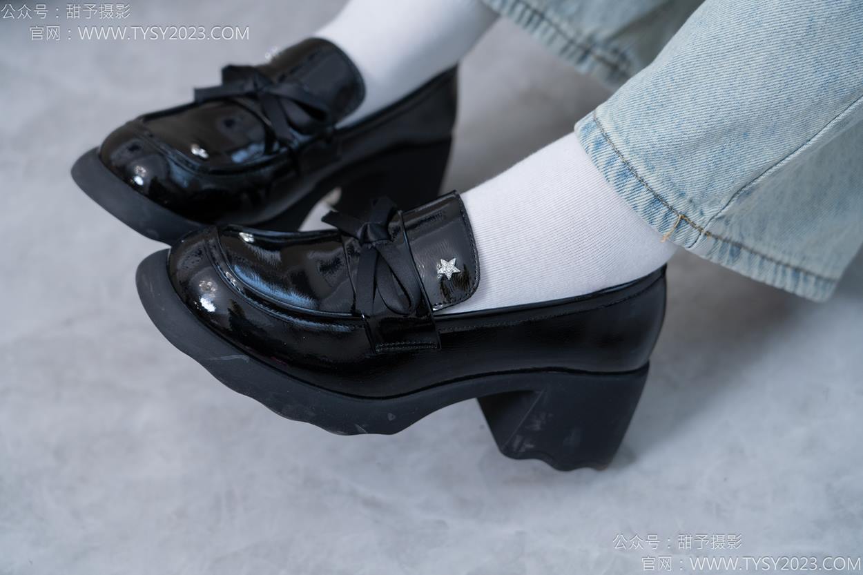 图片[12]-甜予摄影 NO.162 知知-皮鞋、白棉袜、裸足[84P] – 速更版-美库