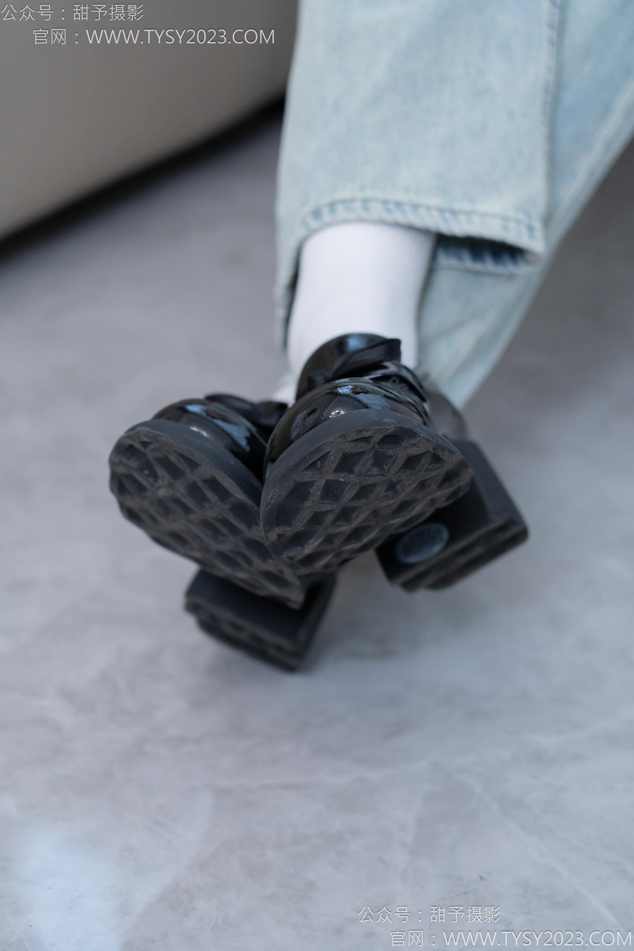 图片[15]-甜予摄影 NO.162 知知-皮鞋、白棉袜、裸足[84P] – 速更版-美库