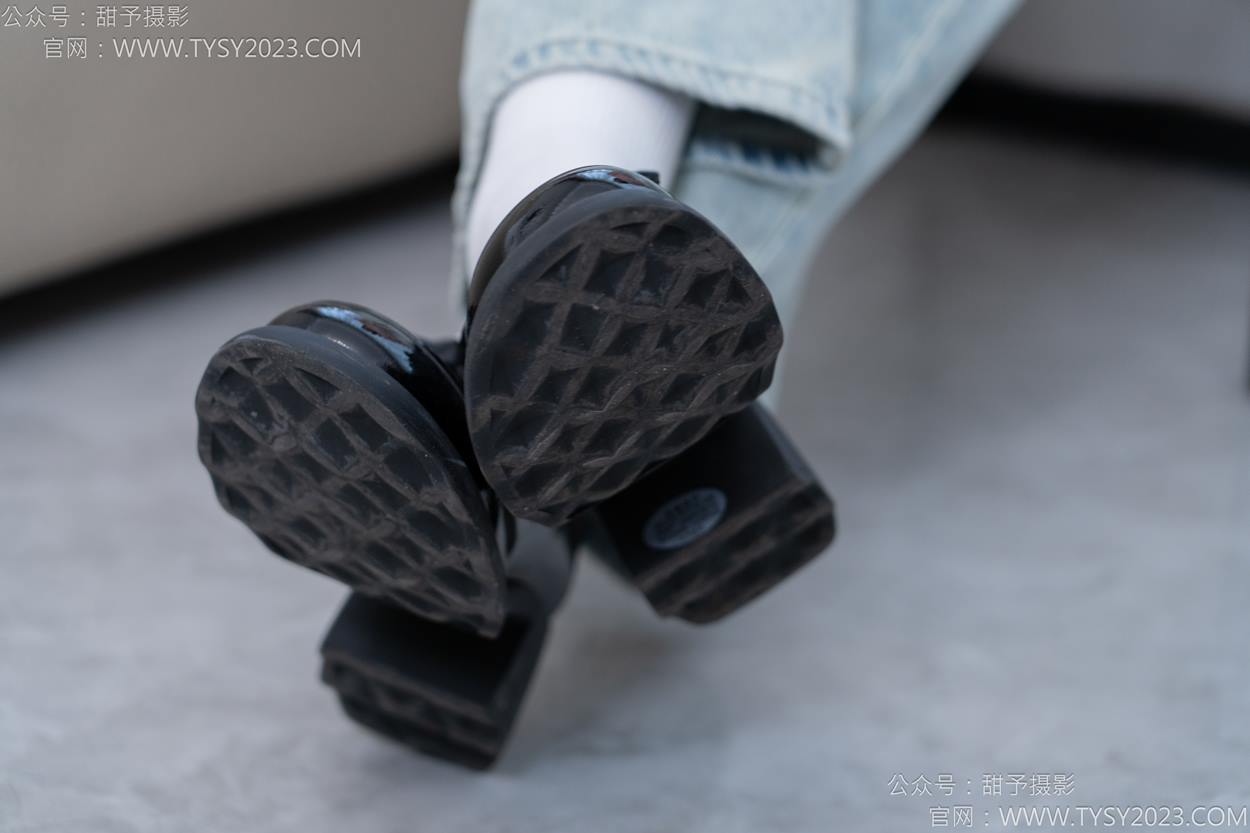 图片[19]-甜予摄影 NO.162 知知-皮鞋、白棉袜、裸足[84P] – 速更版-美库