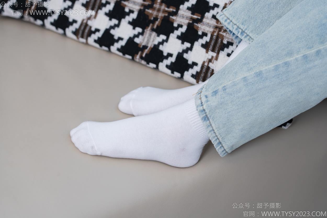 图片[35]-甜予摄影 NO.162 知知-皮鞋、白棉袜、裸足[84P] – 速更版-美库