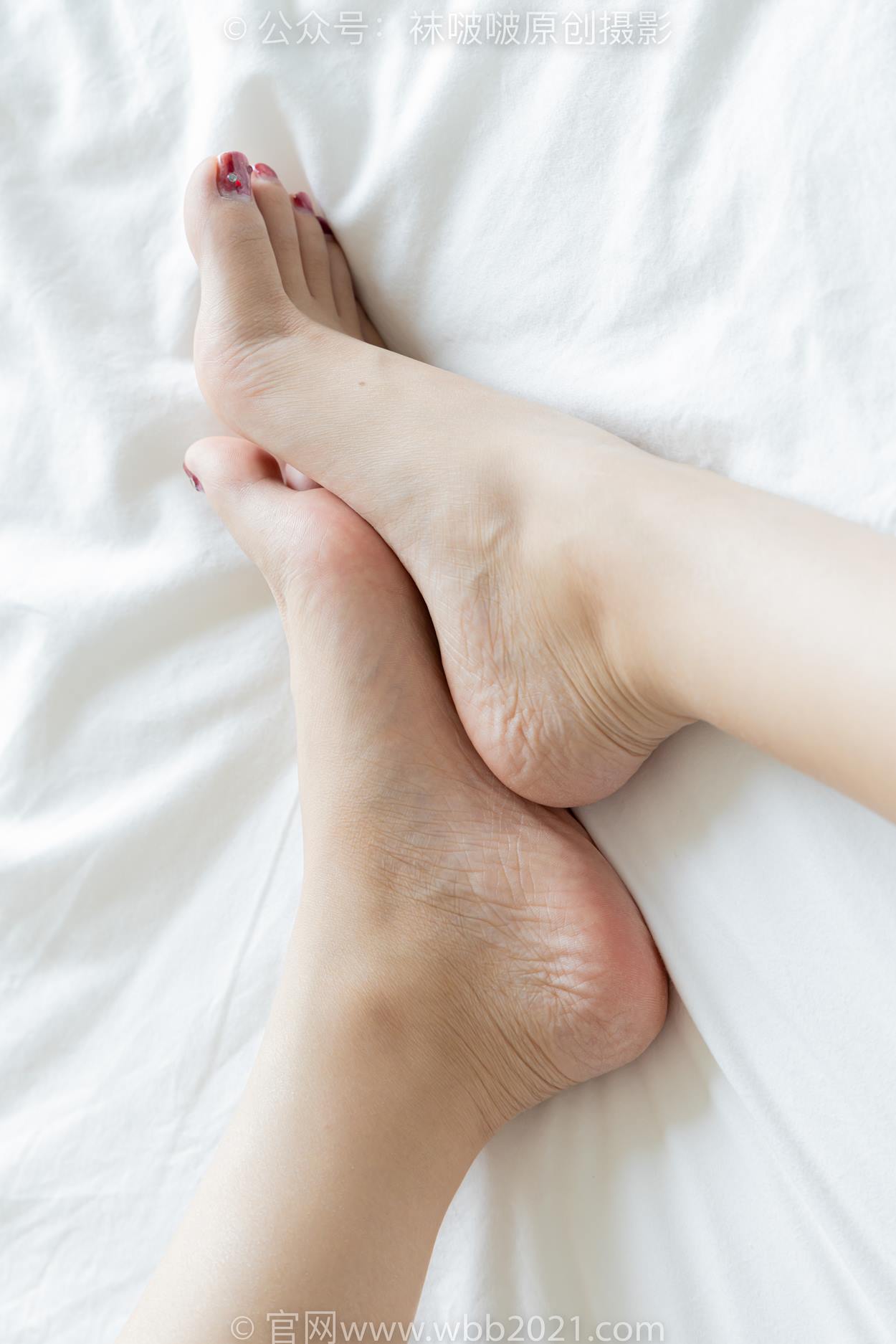 图片[79]-[BoBoSocks袜啵啵]NO.526 焦糖-三双高跟鞋、薄肉丝（脚尖透明款）、裸足（红色美甲）（花絮版）[105P] – 速更版-美库