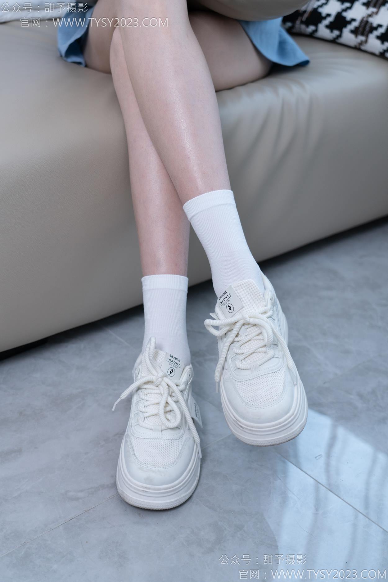 图片[11]-甜予摄影 NO.164 珞珞-板鞋、白棉袜、裸足[110P] – 速更版-美库