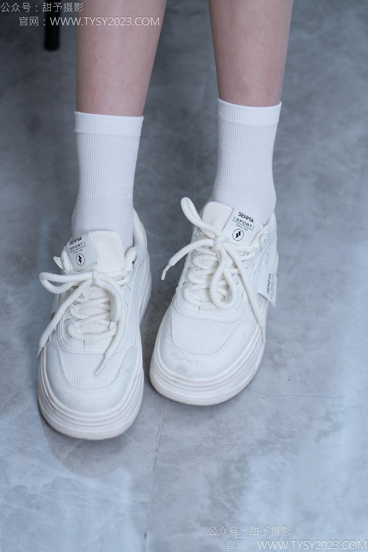 图片[18]-甜予摄影 NO.164 珞珞-板鞋、白棉袜、裸足[110P] – 速更版-美库