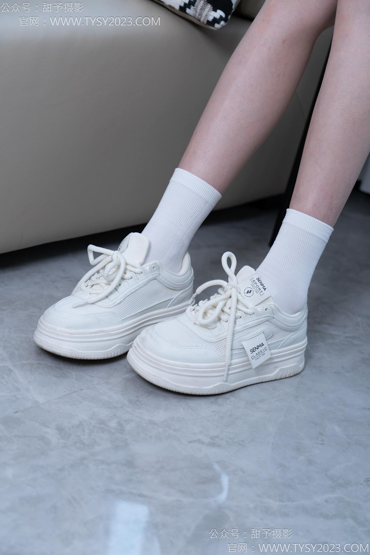 图片[19]-甜予摄影 NO.164 珞珞-板鞋、白棉袜、裸足[110P] – 速更版-美库
