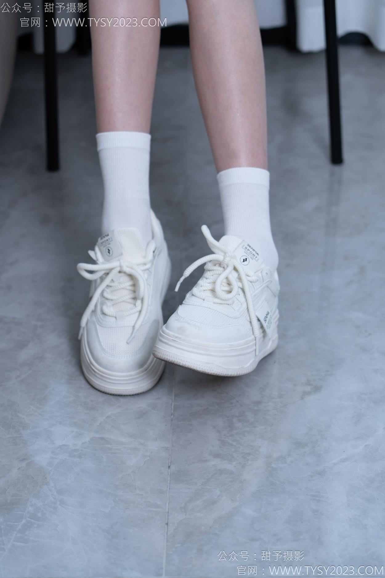 图片[22]-甜予摄影 NO.164 珞珞-板鞋、白棉袜、裸足[110P] – 速更版-美库