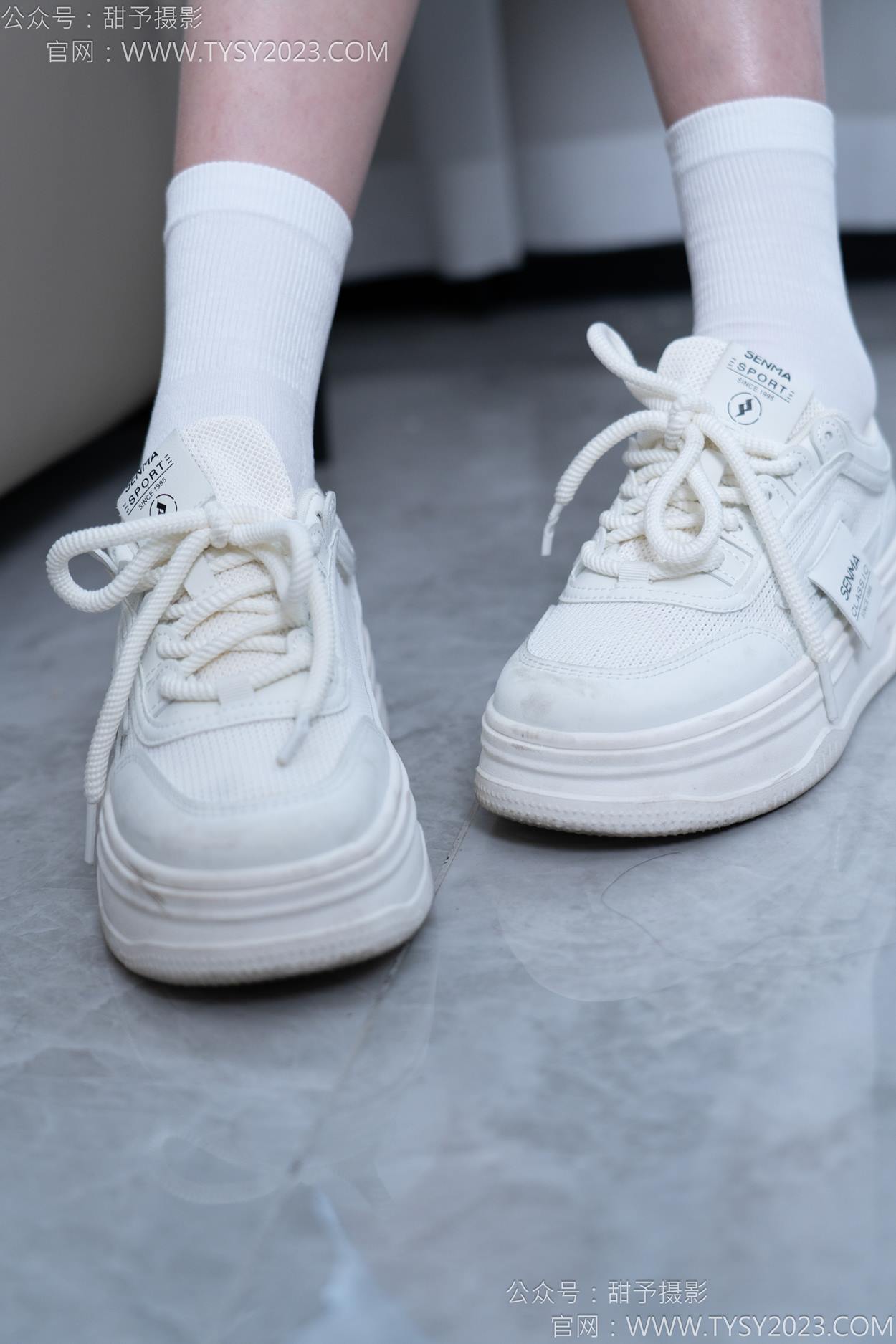 图片[25]-甜予摄影 NO.164 珞珞-板鞋、白棉袜、裸足[110P] – 速更版-美库