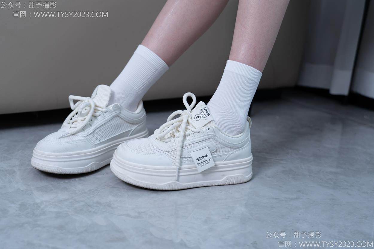 图片[26]-甜予摄影 NO.164 珞珞-板鞋、白棉袜、裸足[110P] – 速更版-美库