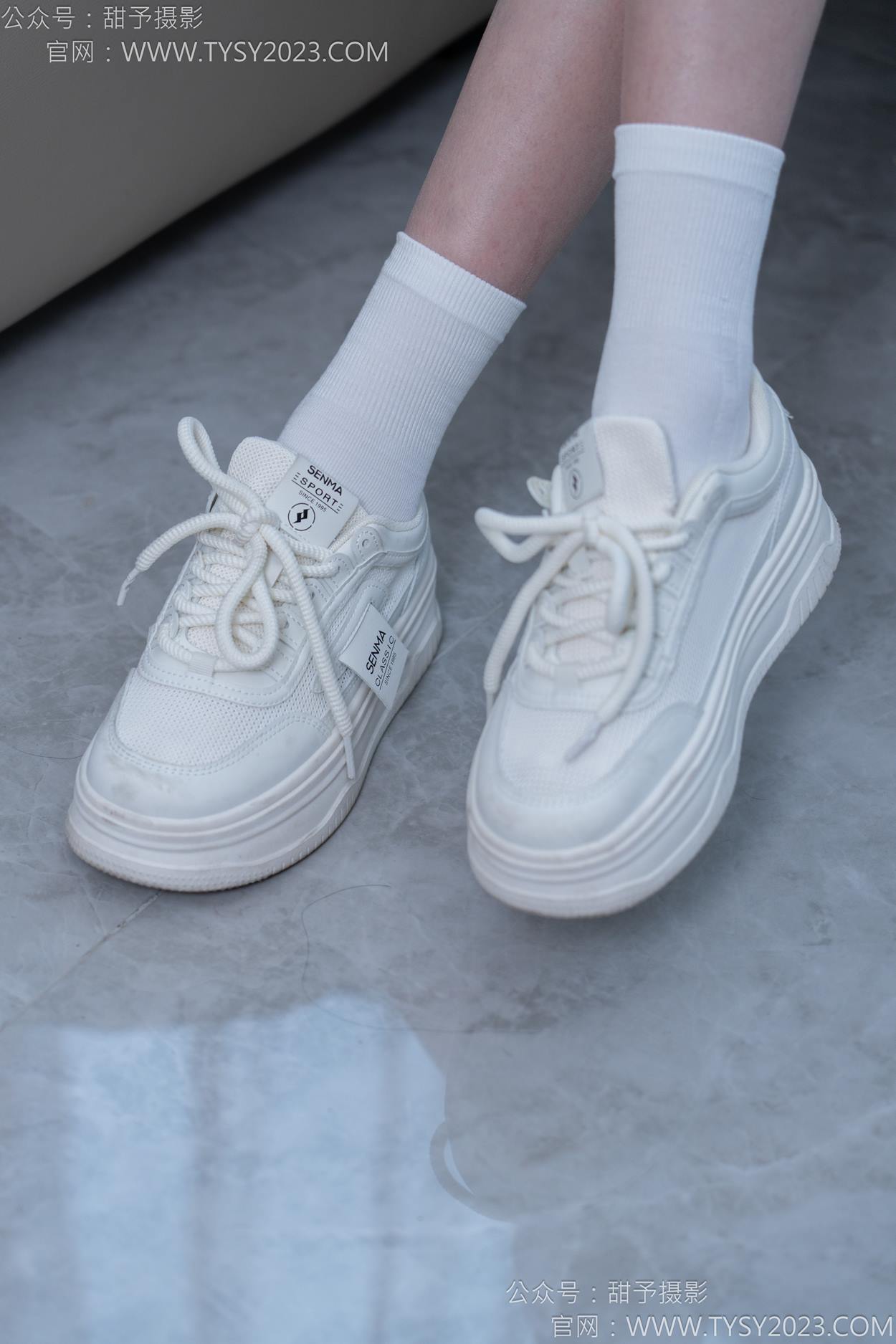 图片[29]-甜予摄影 NO.164 珞珞-板鞋、白棉袜、裸足[110P] – 速更版-美库