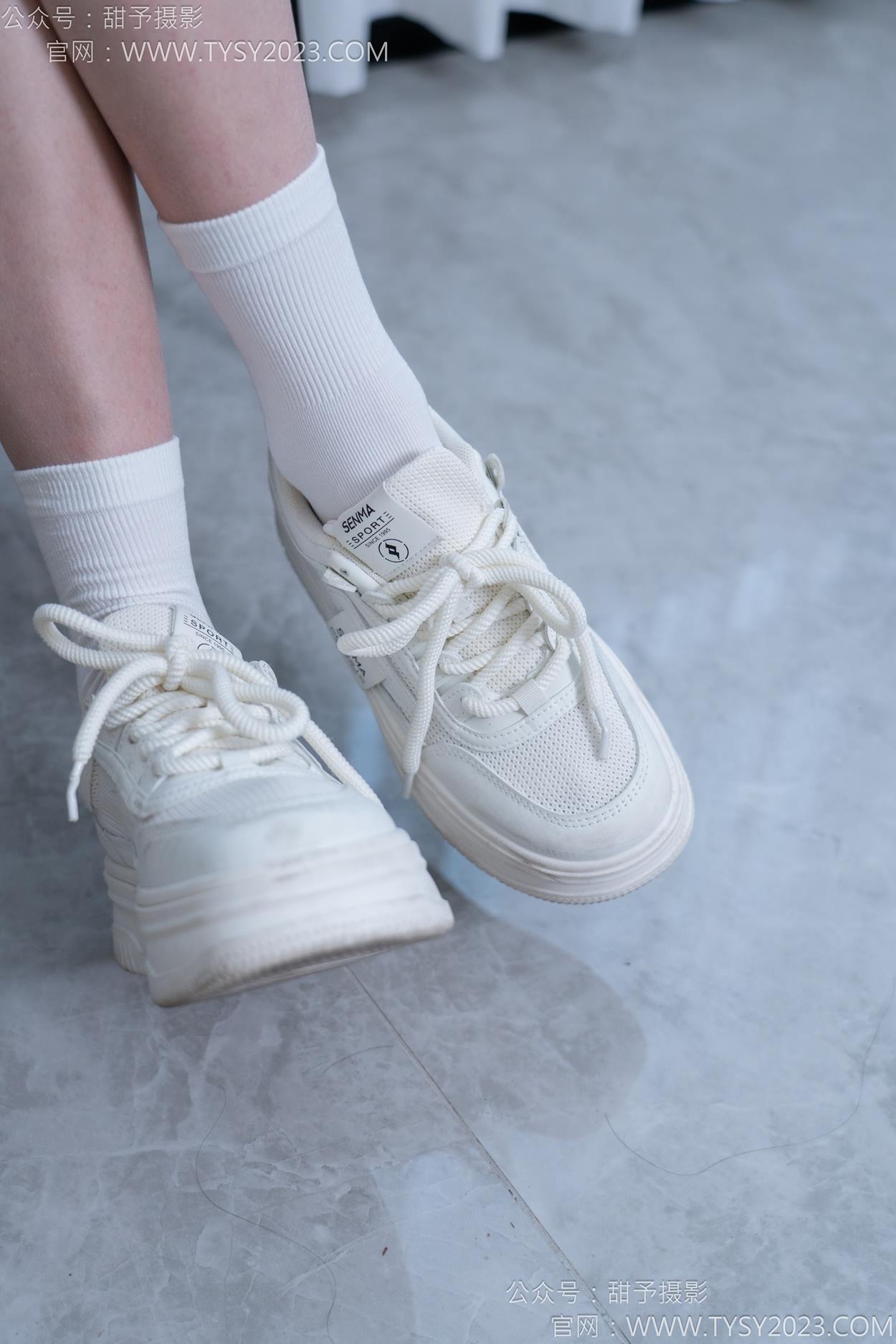 图片[30]-甜予摄影 NO.164 珞珞-板鞋、白棉袜、裸足[110P] – 速更版-美库