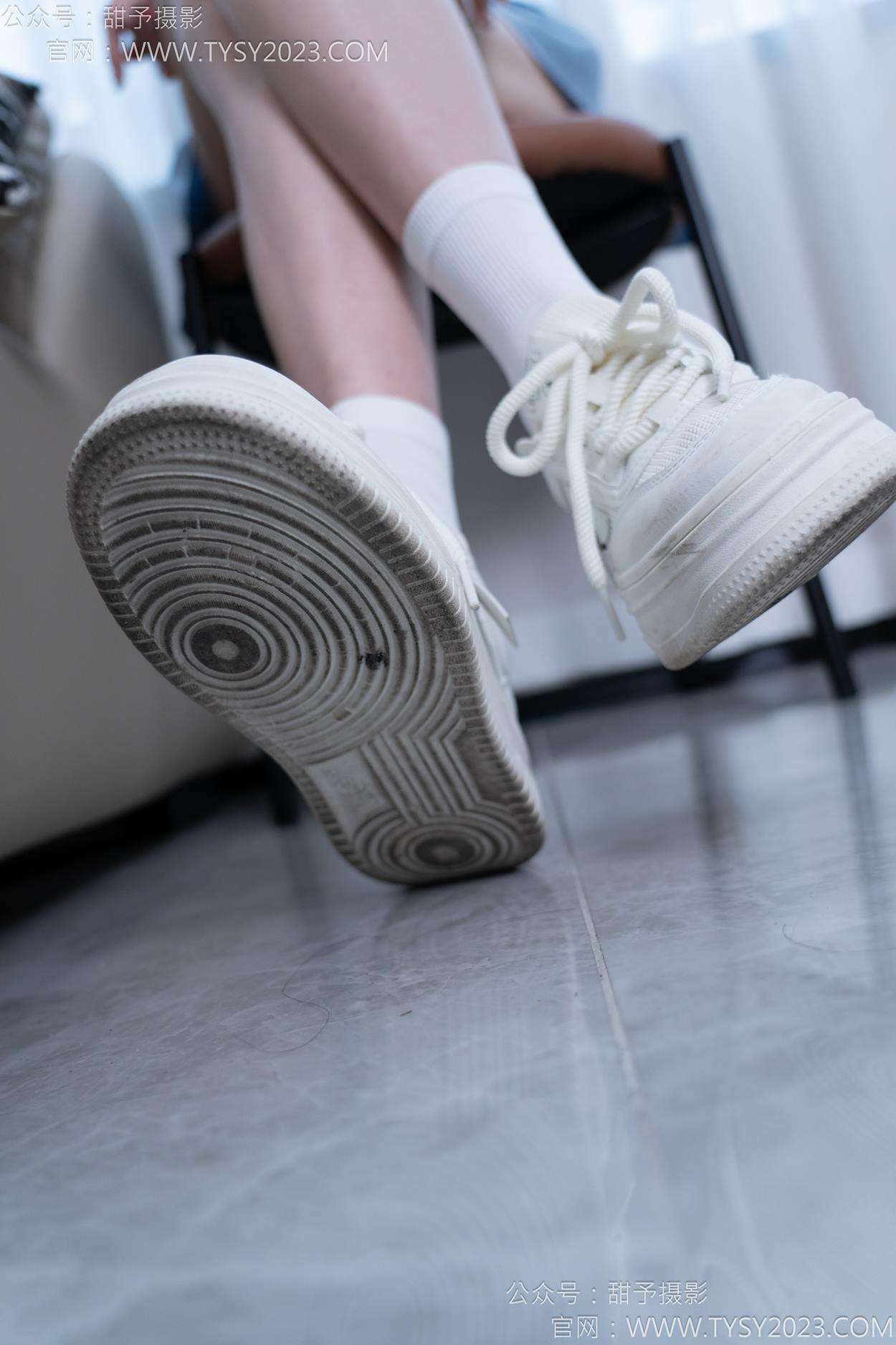 图片[31]-甜予摄影 NO.164 珞珞-板鞋、白棉袜、裸足[110P] – 速更版-美库