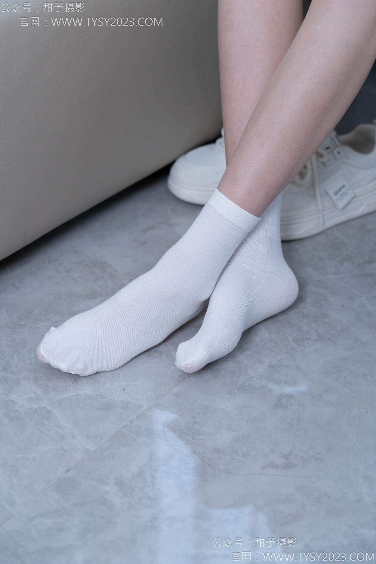 图片[34]-甜予摄影 NO.164 珞珞-板鞋、白棉袜、裸足[110P] – 速更版-美库