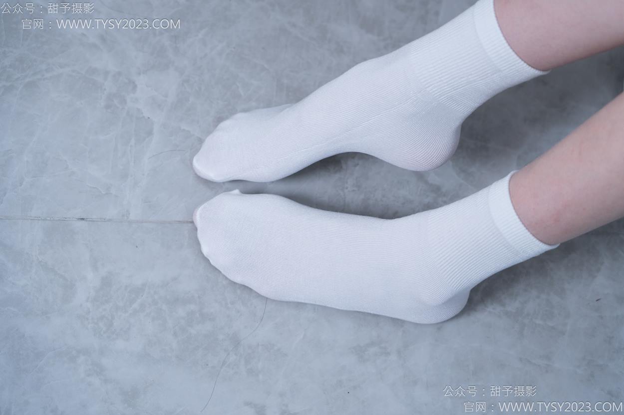 图片[40]-甜予摄影 NO.164 珞珞-板鞋、白棉袜、裸足[110P] – 速更版-美库