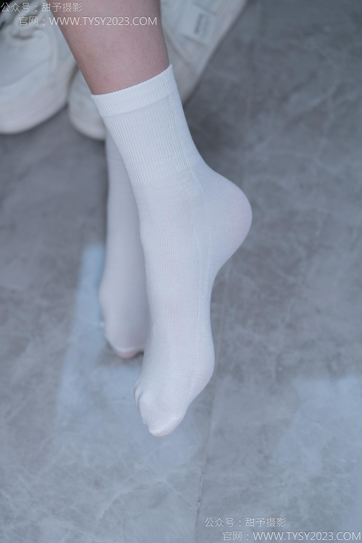 图片[43]-甜予摄影 NO.164 珞珞-板鞋、白棉袜、裸足[110P] – 速更版-美库