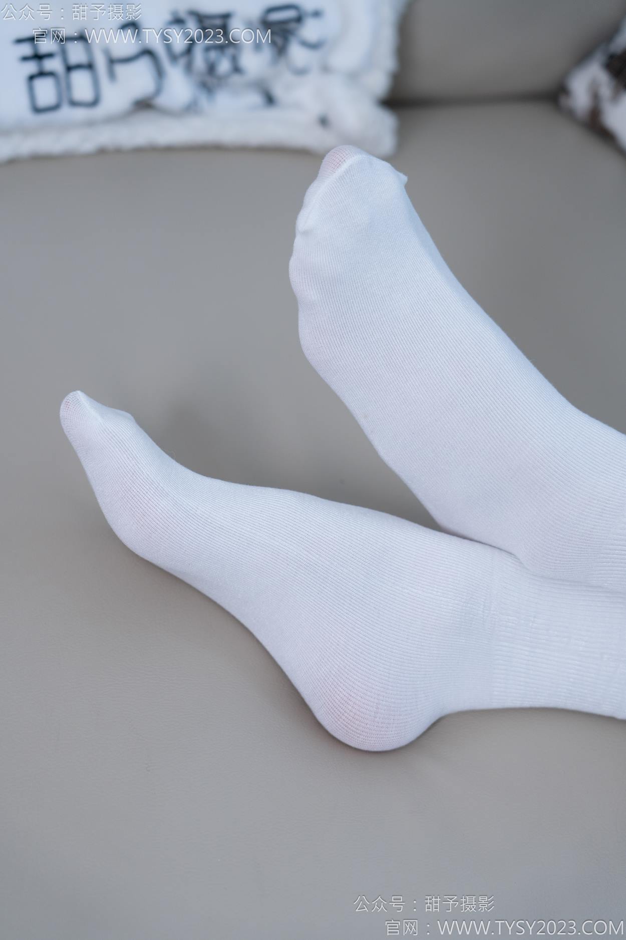 图片[45]-甜予摄影 NO.164 珞珞-板鞋、白棉袜、裸足[110P] – 速更版-美库