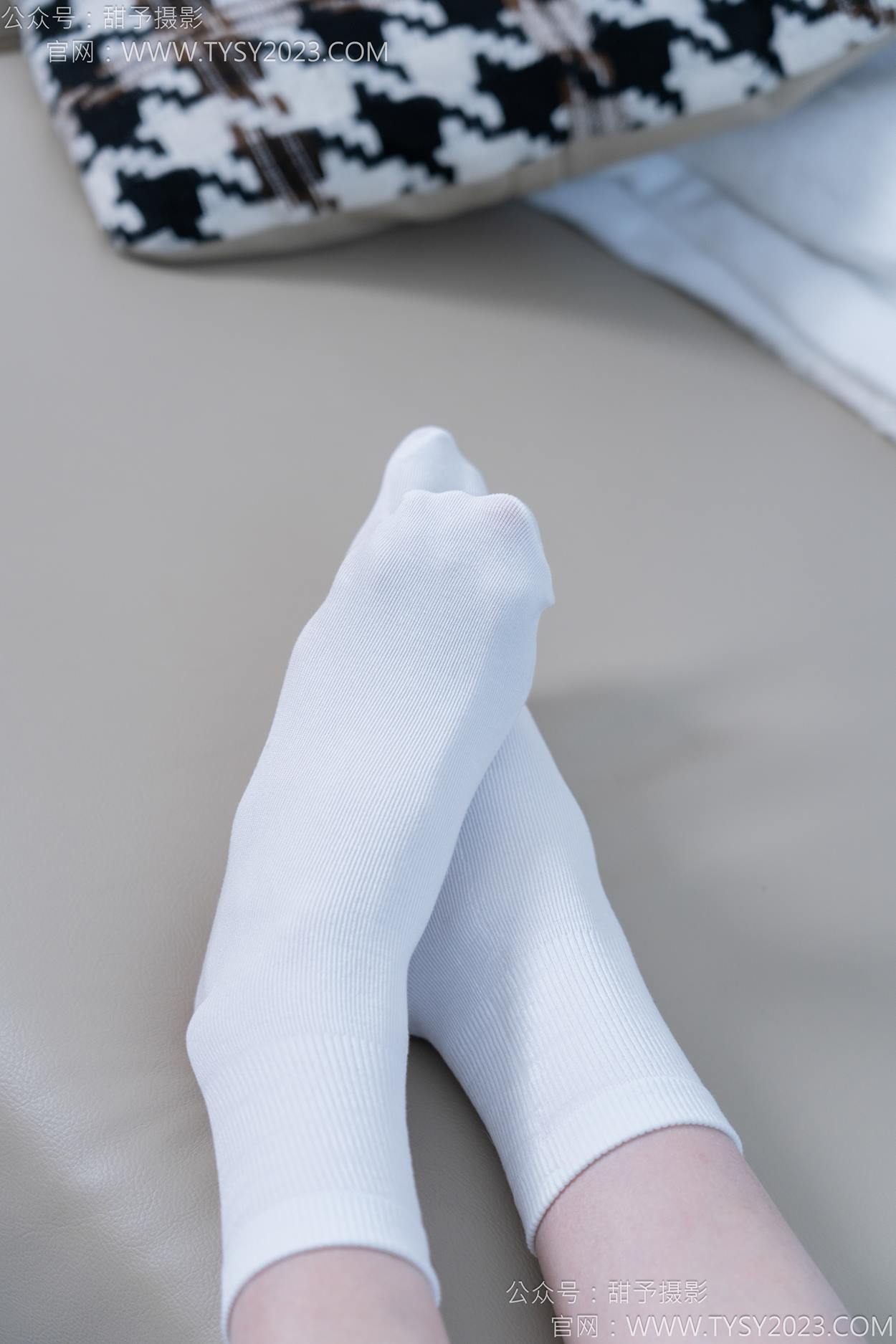 图片[57]-甜予摄影 NO.164 珞珞-板鞋、白棉袜、裸足[110P] – 速更版-美库