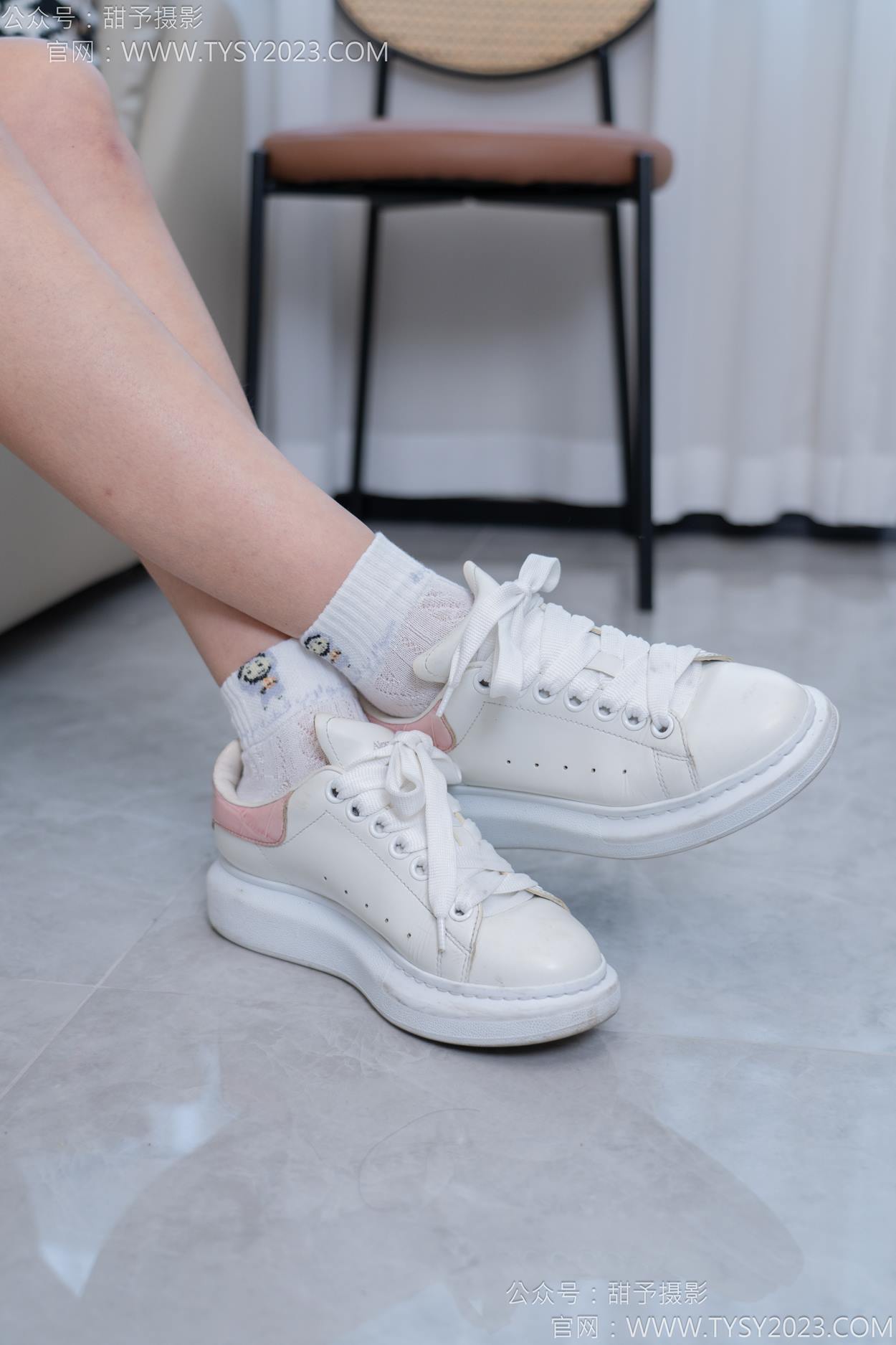 图片[11]-甜予摄影 NO.165 贝壳-板鞋、白棉袜、裸足[100P] – 速更版-美库