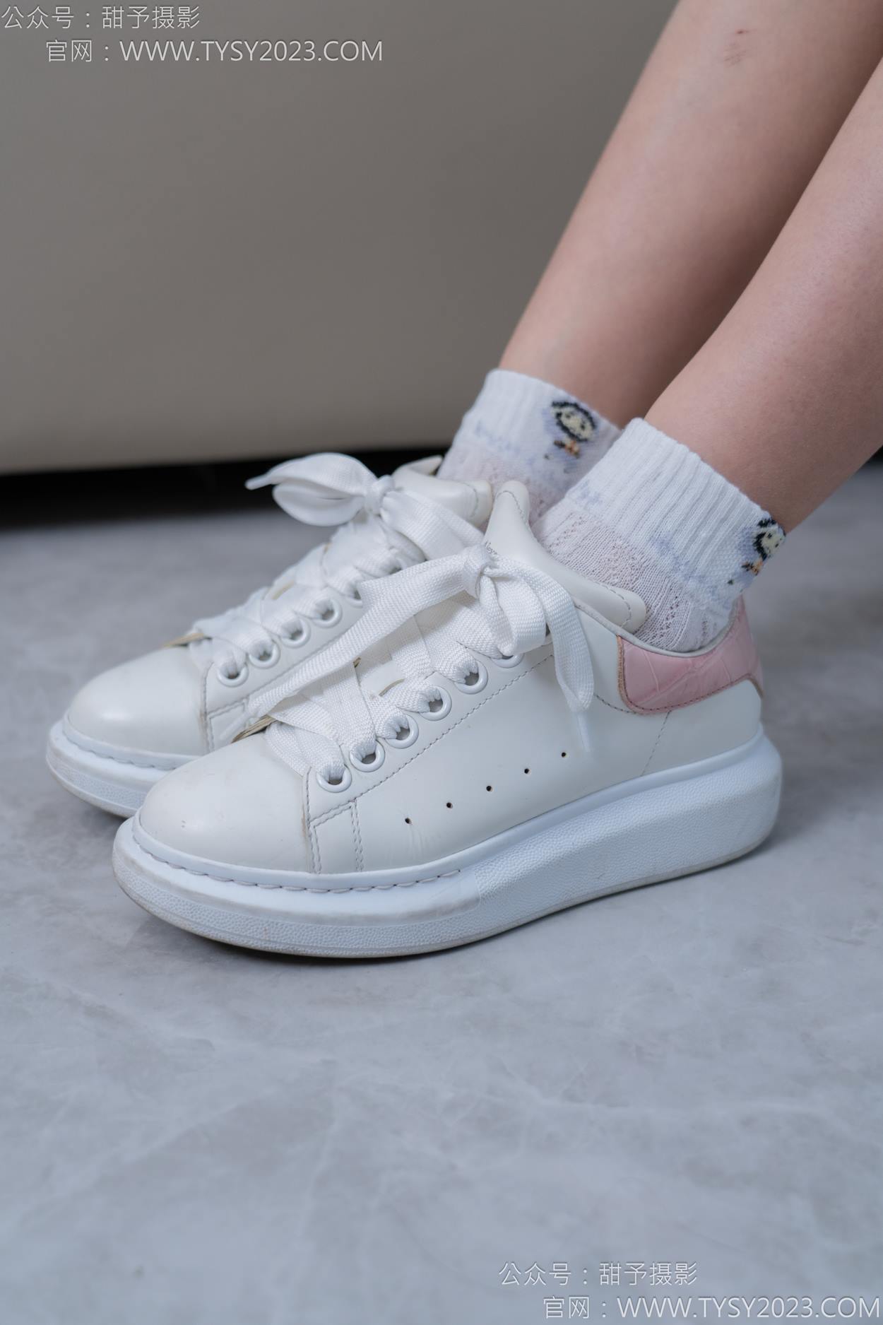 图片[21]-甜予摄影 NO.165 贝壳-板鞋、白棉袜、裸足[100P] – 速更版-美库