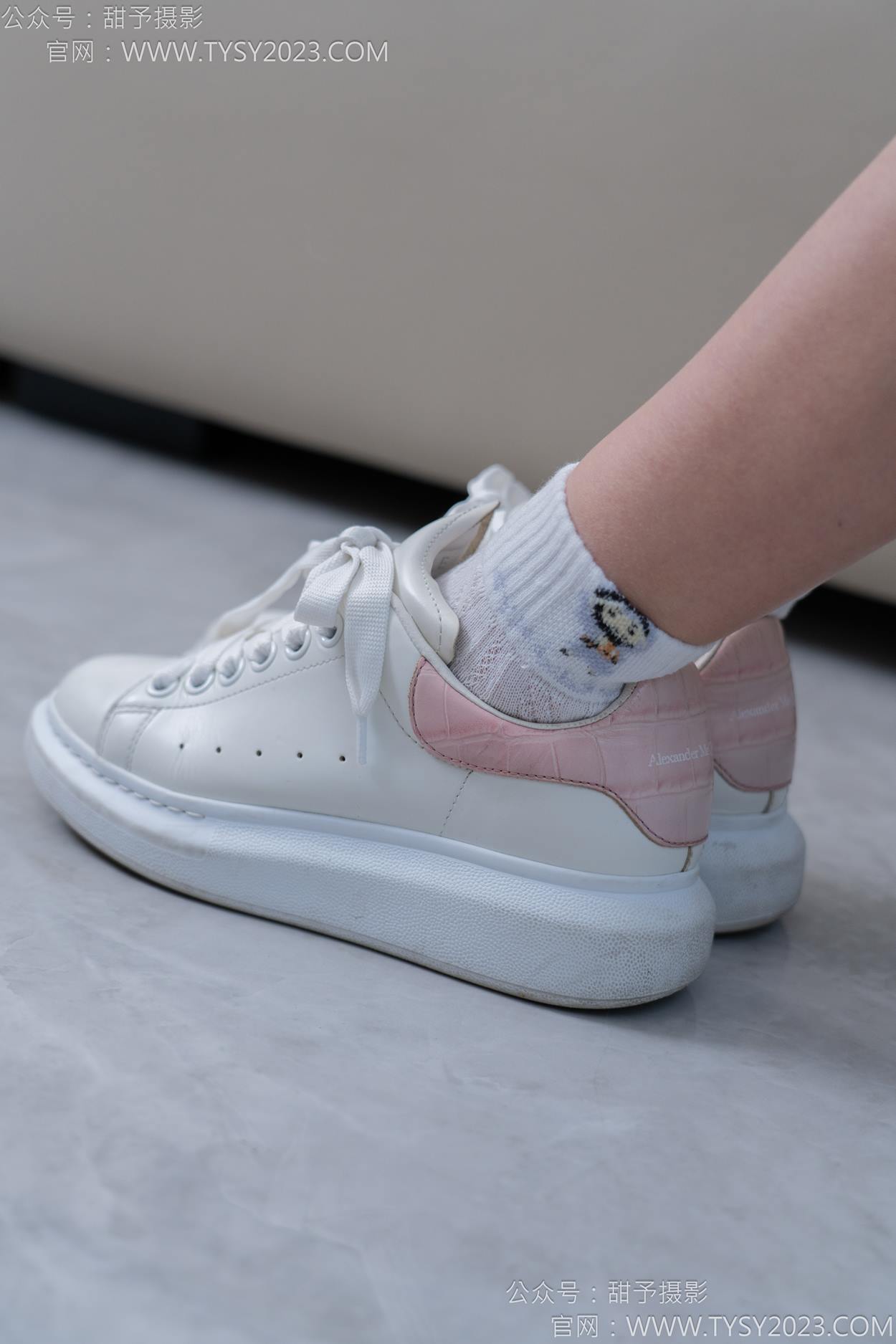 图片[22]-甜予摄影 NO.165 贝壳-板鞋、白棉袜、裸足[100P] – 速更版-美库