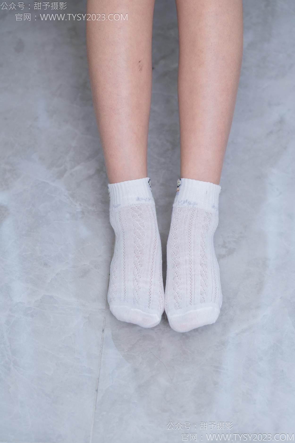 图片[31]-甜予摄影 NO.165 贝壳-板鞋、白棉袜、裸足[100P] – 速更版-美库