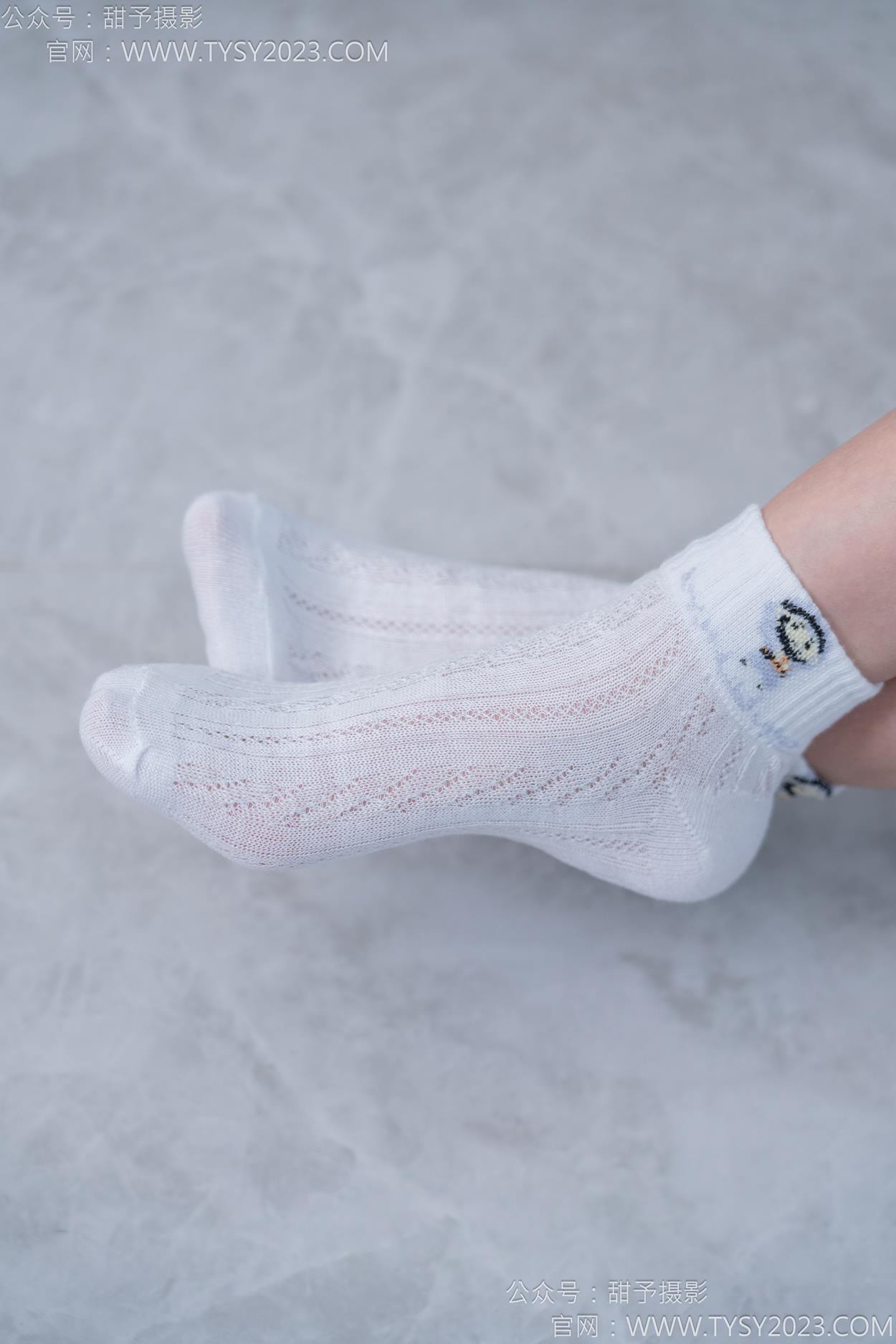 图片[36]-甜予摄影 NO.165 贝壳-板鞋、白棉袜、裸足[100P] – 速更版-美库