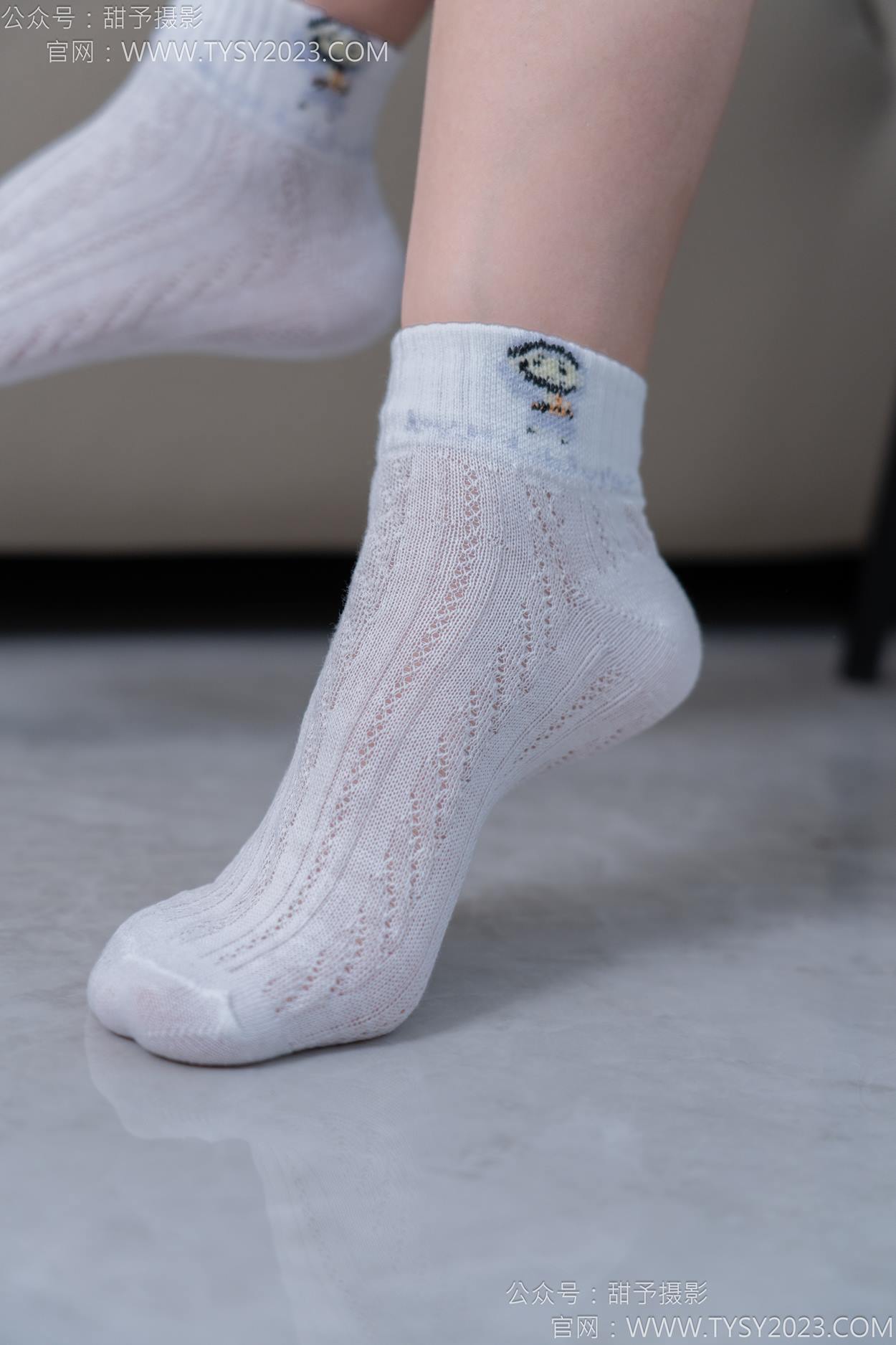 图片[39]-甜予摄影 NO.165 贝壳-板鞋、白棉袜、裸足[100P] – 速更版-美库