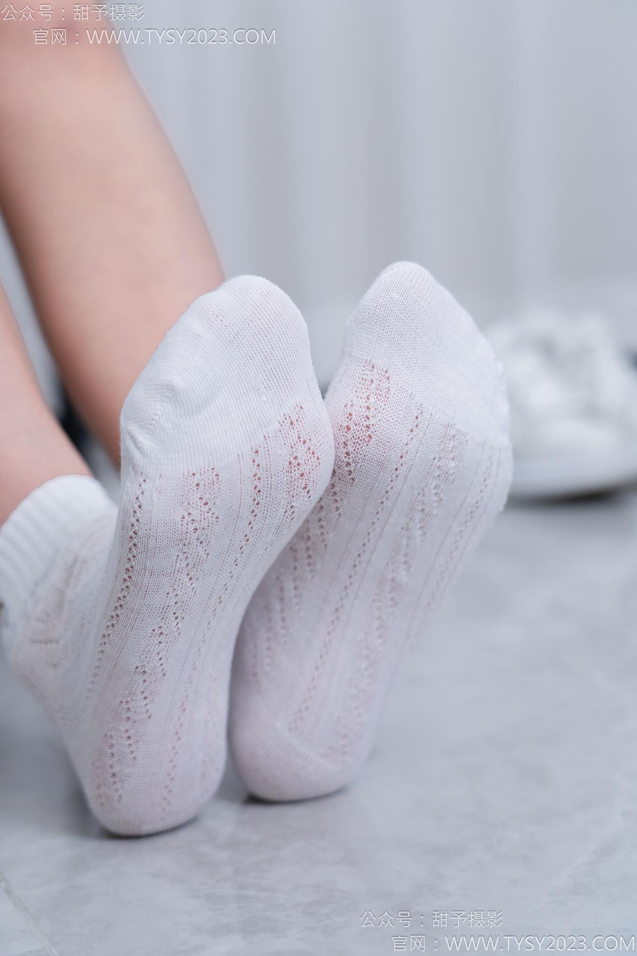 图片[49]-甜予摄影 NO.165 贝壳-板鞋、白棉袜、裸足[100P] – 速更版-美库