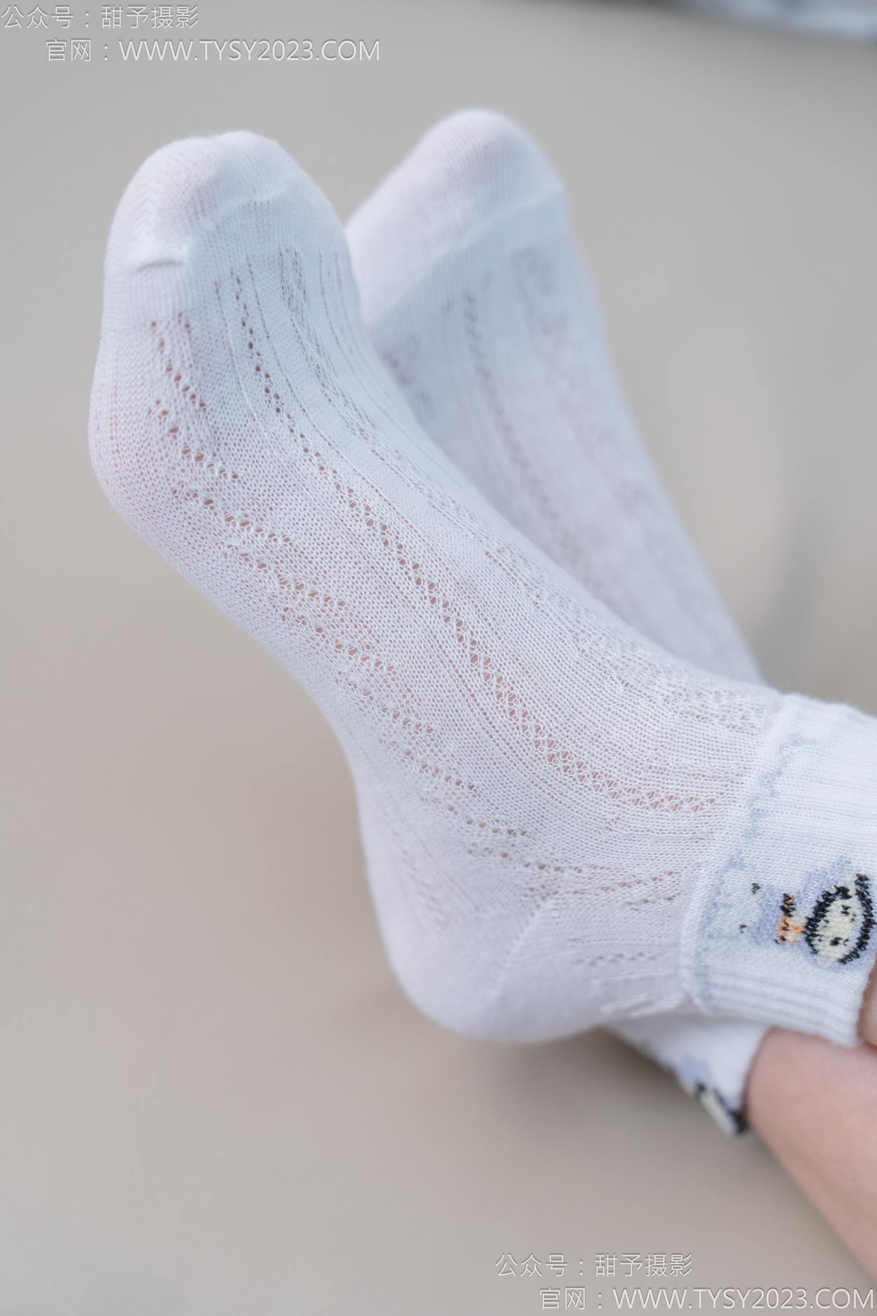 图片[59]-甜予摄影 NO.165 贝壳-板鞋、白棉袜、裸足[100P] – 速更版-美库