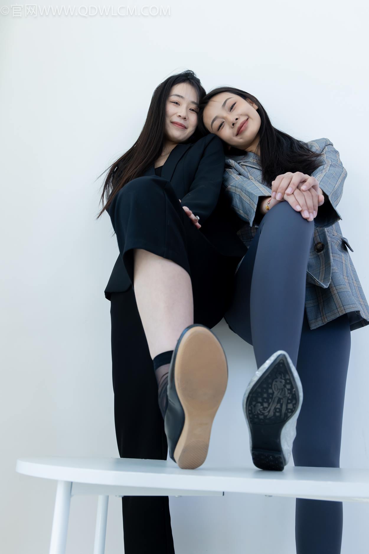 图片[11]-物恋传媒 NO.2338 菜菜&岚岚-两双平底鞋、短黑丝、短肉丝[125P] – 速更版-美库