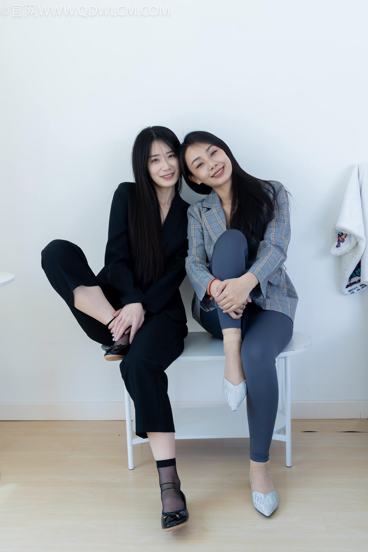 图片[26]-物恋传媒 NO.2338 菜菜&岚岚-两双平底鞋、短黑丝、短肉丝[125P] – 速更版-美库