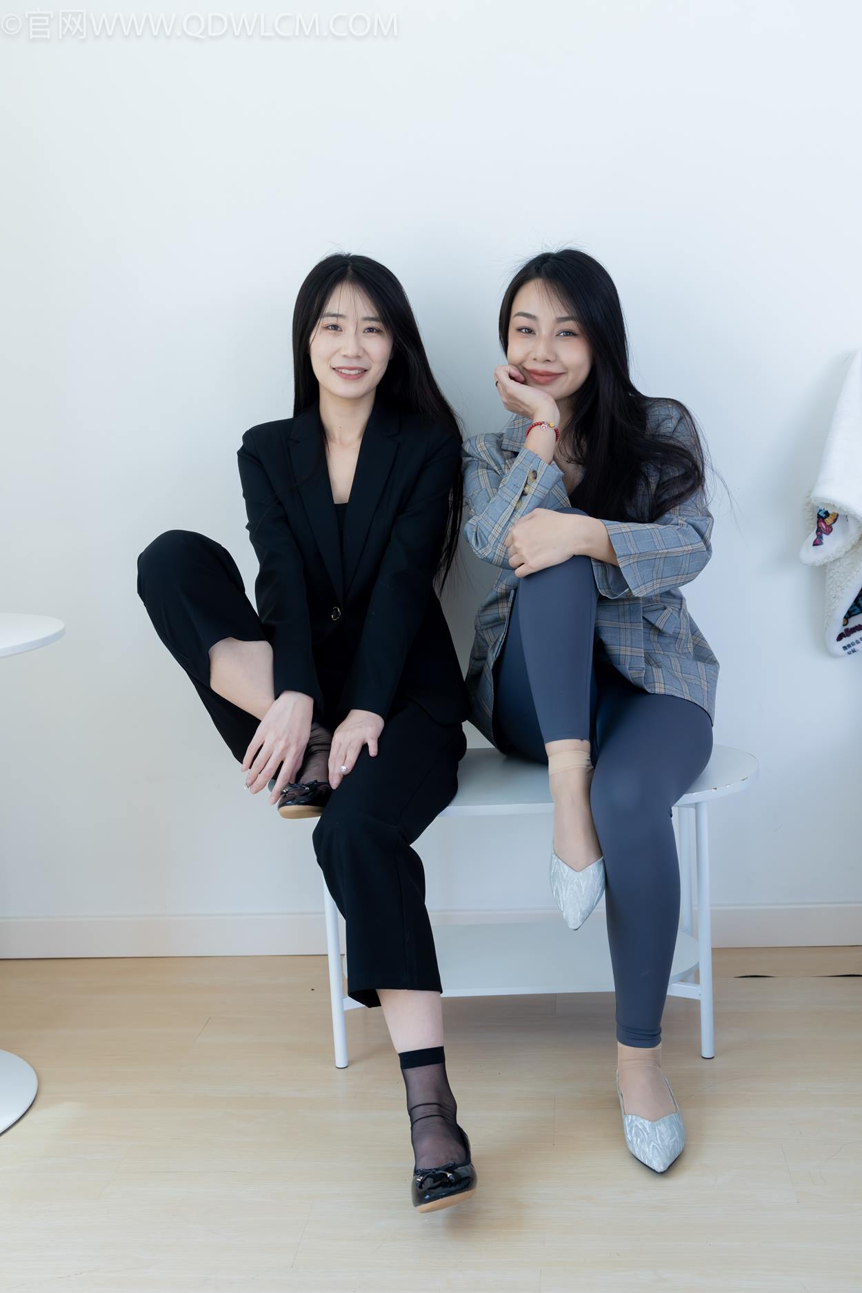 图片[28]-物恋传媒 NO.2338 菜菜&岚岚-两双平底鞋、短黑丝、短肉丝[125P] – 速更版-美库