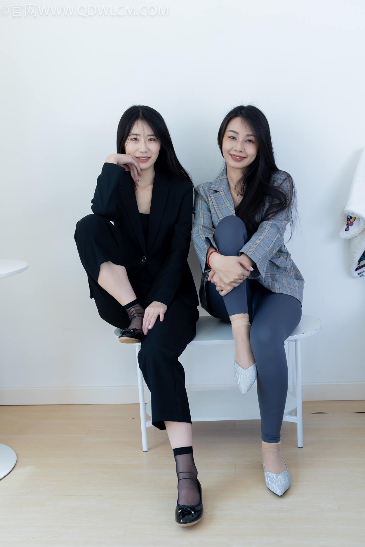 图片[29]-物恋传媒 NO.2338 菜菜&岚岚-两双平底鞋、短黑丝、短肉丝[125P] – 速更版-美库