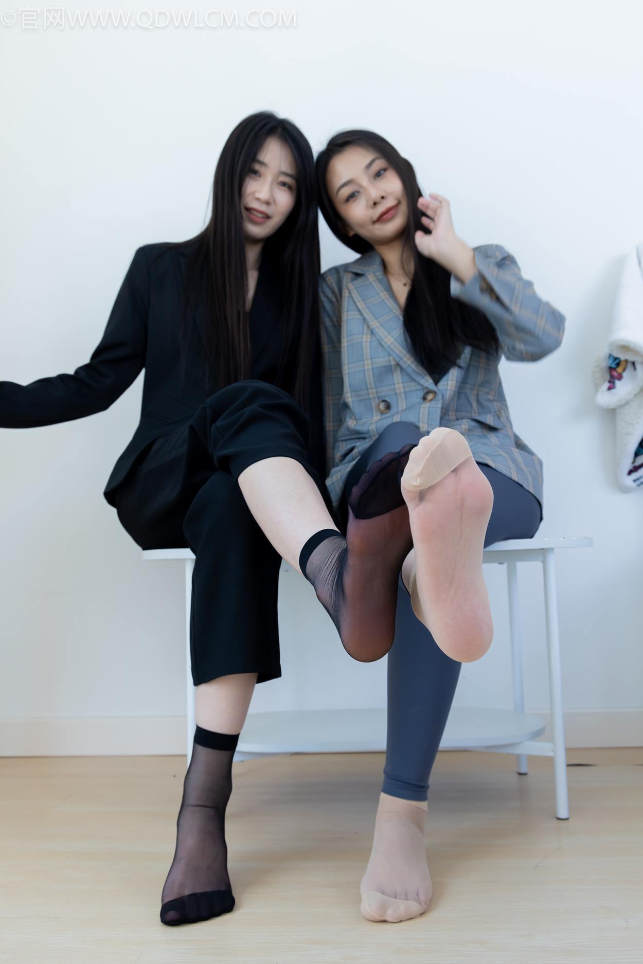 图片[34]-物恋传媒 NO.2338 菜菜&岚岚-两双平底鞋、短黑丝、短肉丝[125P] – 速更版-美库