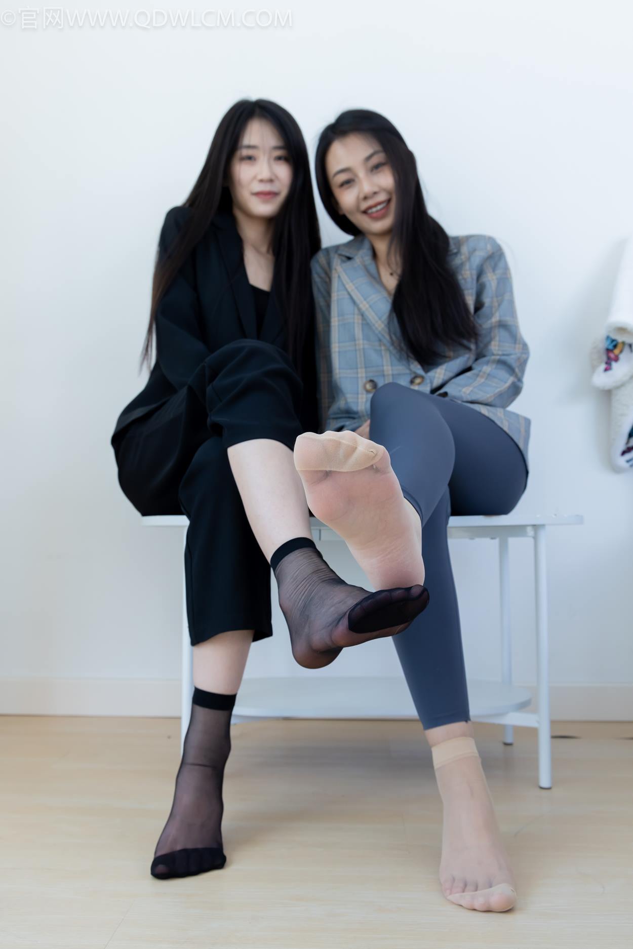 图片[36]-物恋传媒 NO.2338 菜菜&岚岚-两双平底鞋、短黑丝、短肉丝[125P] – 速更版-美库