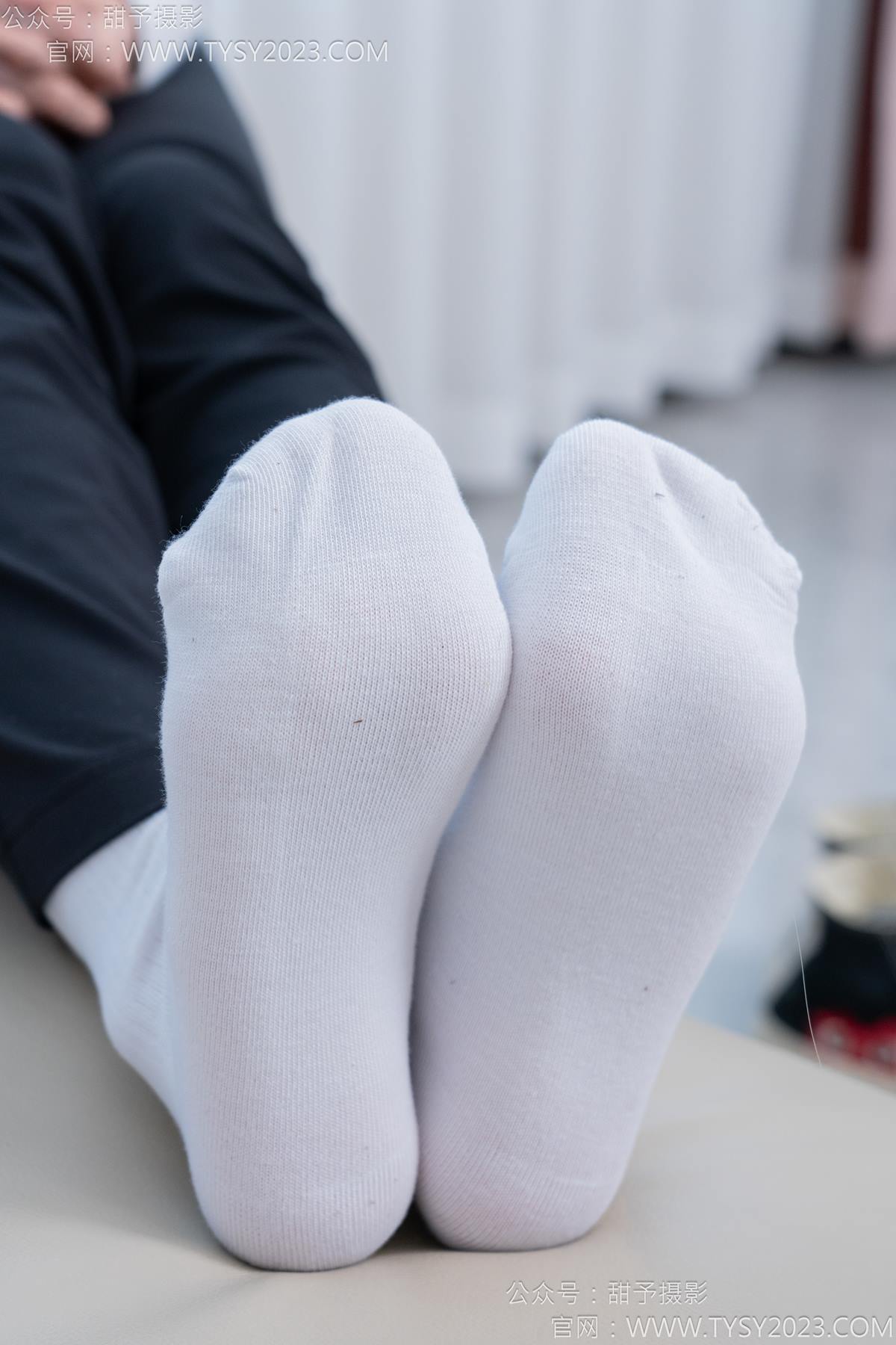 图片[10]-甜予摄影 NO.169 贝壳-帆布鞋、白棉袜、裸足[91P] – 速更版-美库