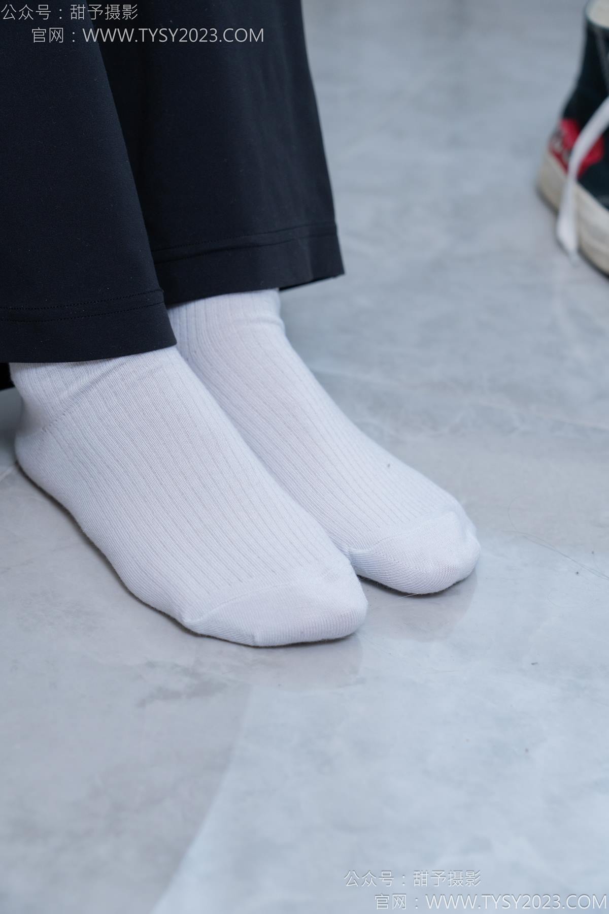 图片[33]-甜予摄影 NO.169 贝壳-帆布鞋、白棉袜、裸足[91P] – 速更版-美库